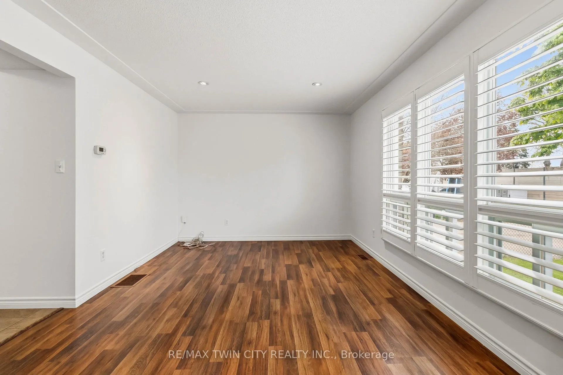 Photo 5 of Unit C, 51 Metcalfe Crescent, Brantford, North Park/Wood St. — HOMEH