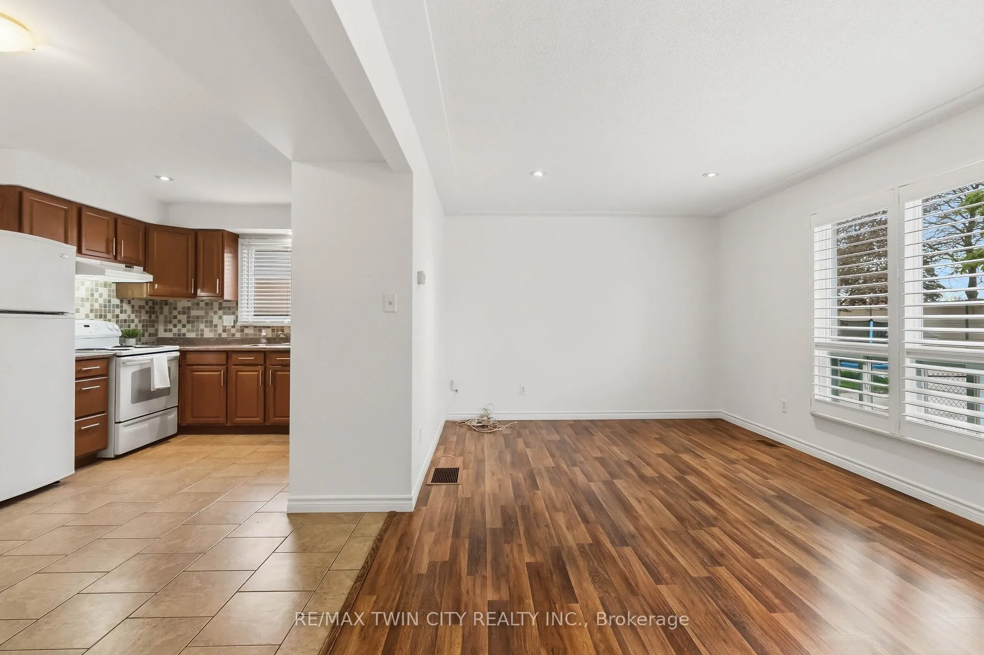 Photo 8 of Unit C, 51 Metcalfe Crescent, Brantford, North Park/Wood St. — HOMEH