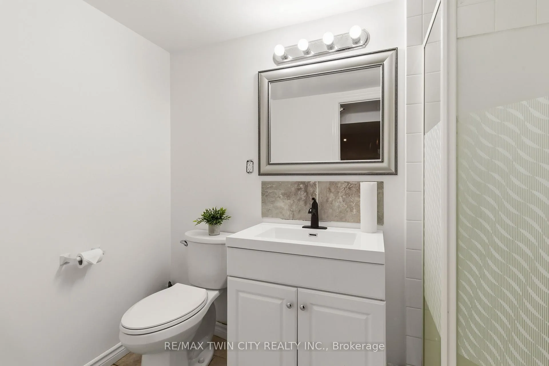 Photo 30 of Unit C, 51 Metcalfe Crescent, Brantford, North Park/Wood St. — HOMEH