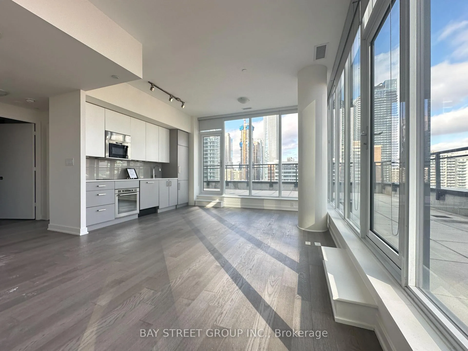 Photo 5 of Unit 1703, 17 Dundonald Street, Toronto, Church-Yonge Corridor — HOMEH