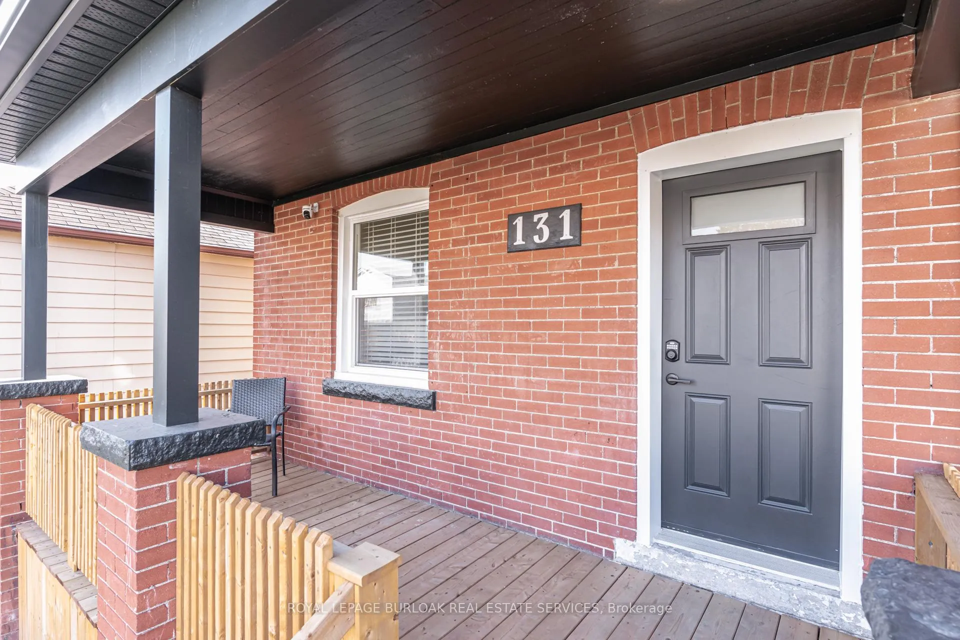 Photo 3 of 131 Park Row N, Hamilton, Crown Point — HOMEH