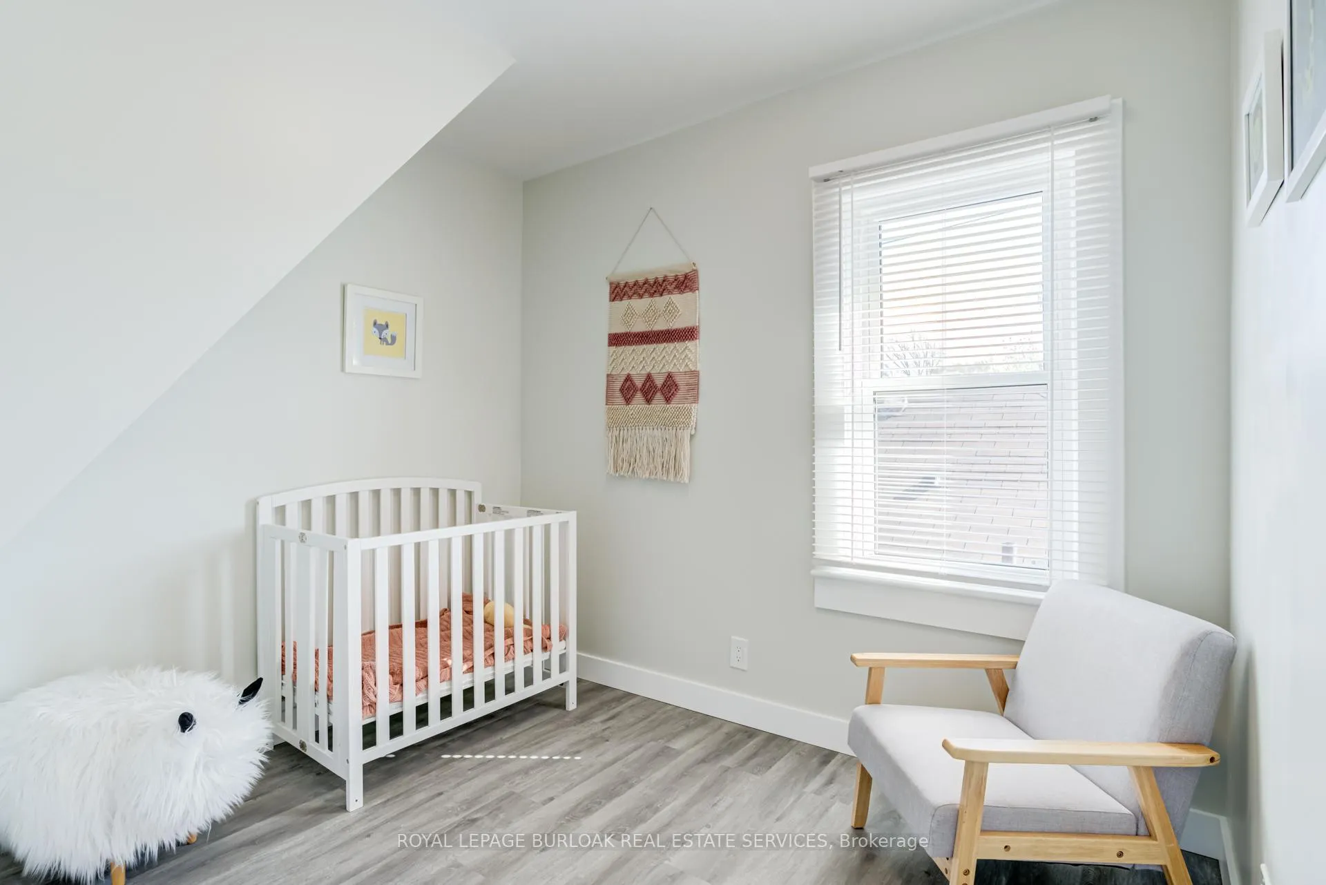 Photo 18 of 131 Park Row N, Hamilton, Crown Point — HOMEH