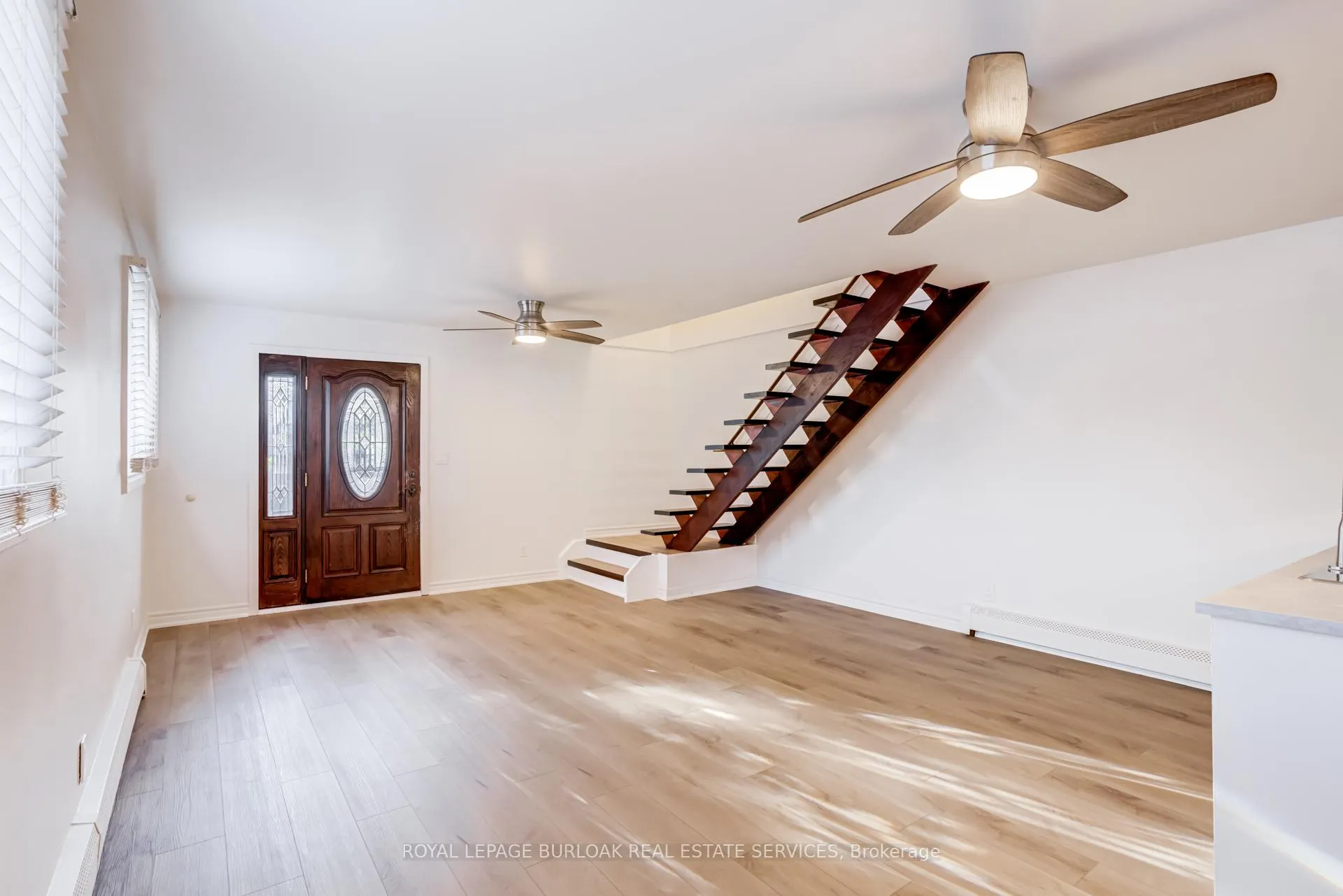 Photo 26 of 131 Park Row N, Hamilton, Crown Point — HOMEH