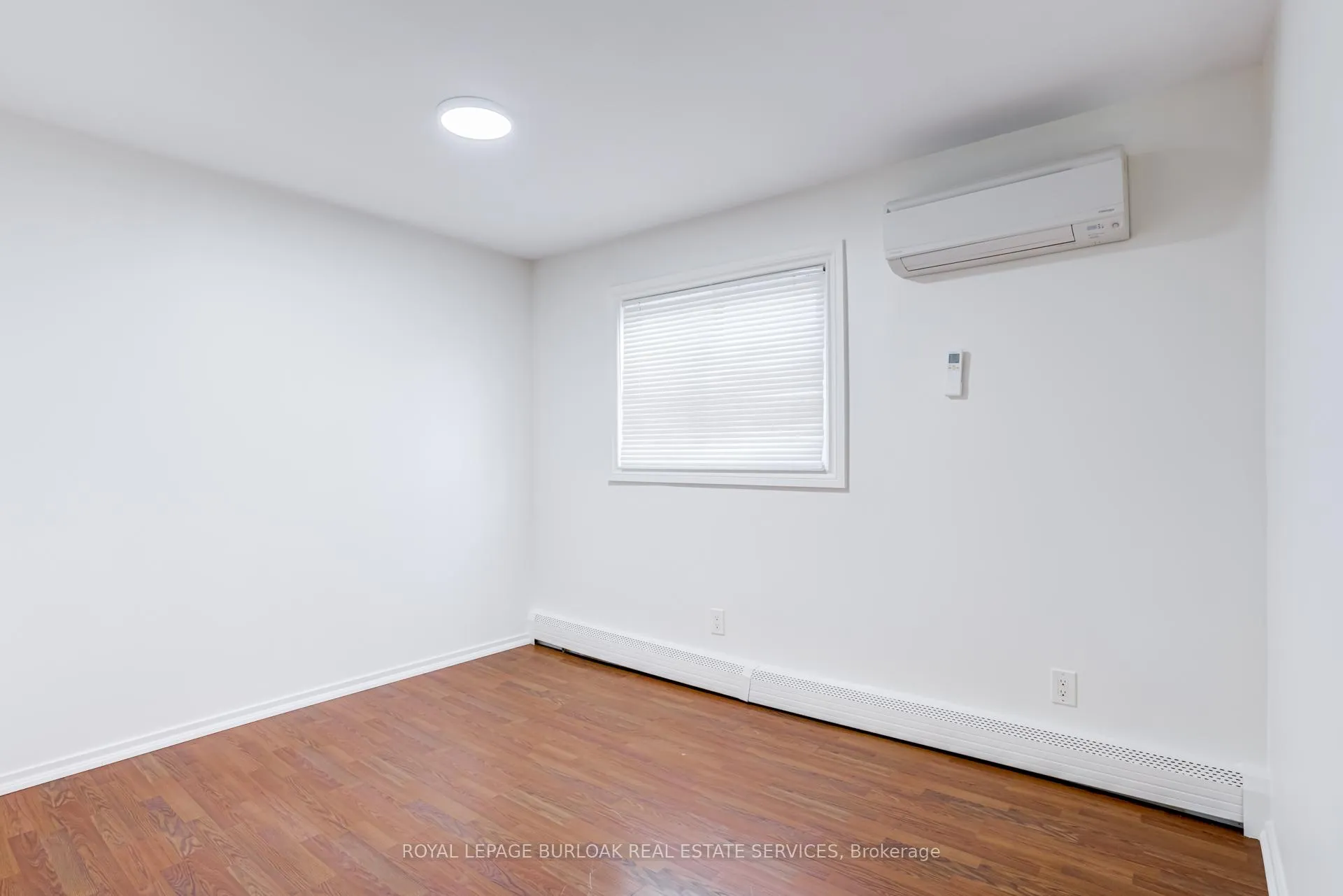 Photo 37 of 131 Park Row N, Hamilton, Crown Point — HOMEH