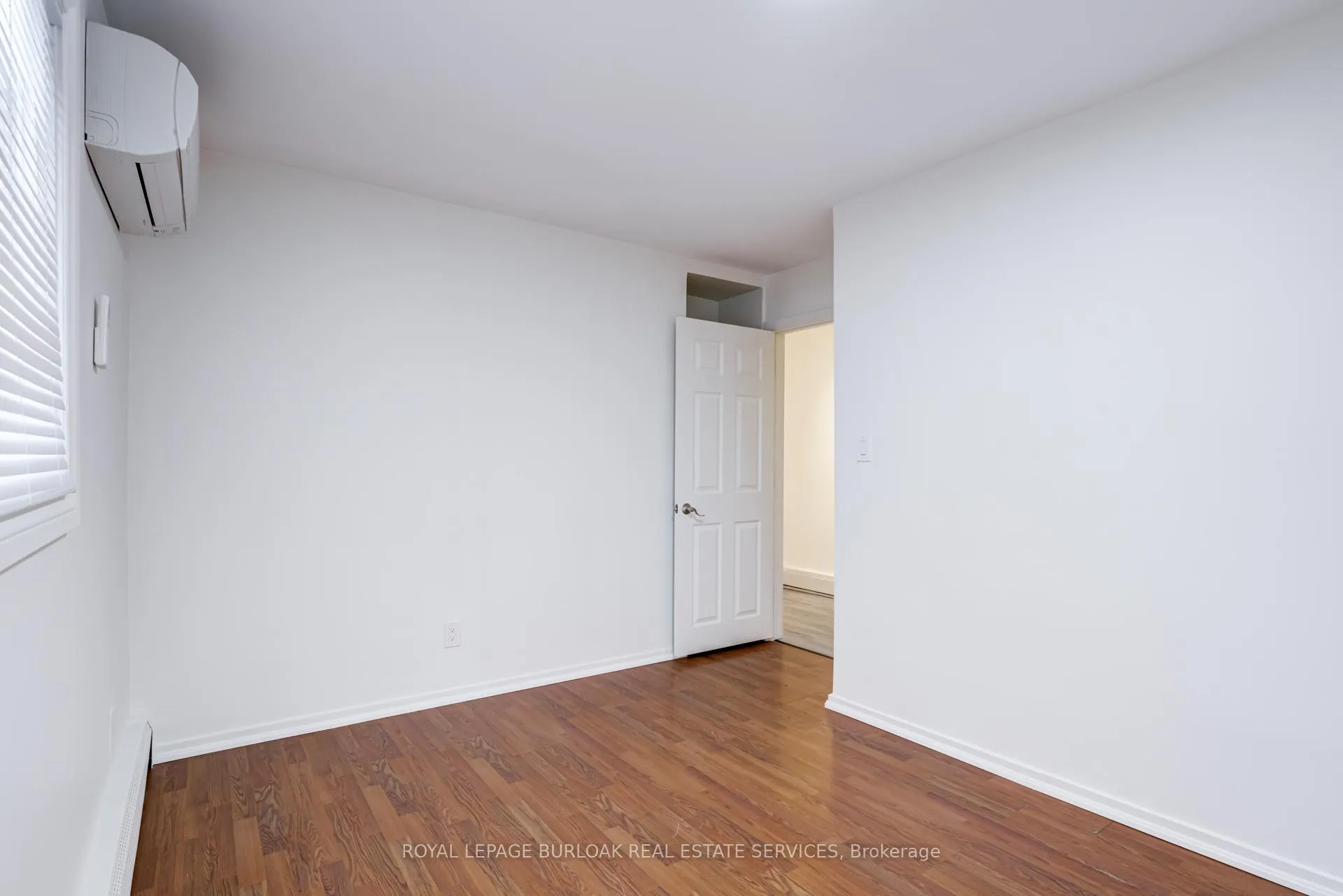 Photo 39 of 131 Park Row N, Hamilton, Crown Point — HOMEH