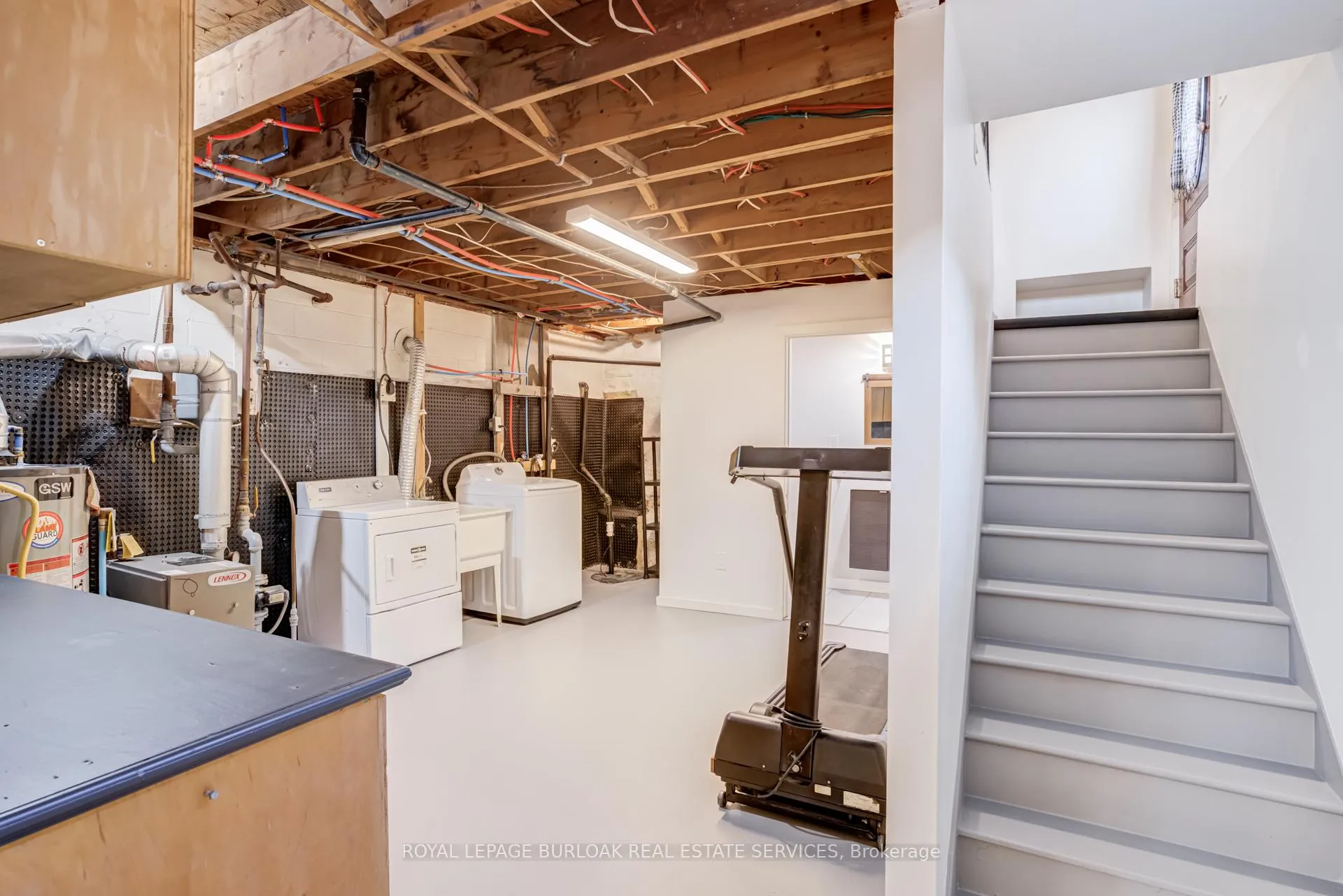 Photo 43 of 131 Park Row N, Hamilton, Crown Point — HOMEH