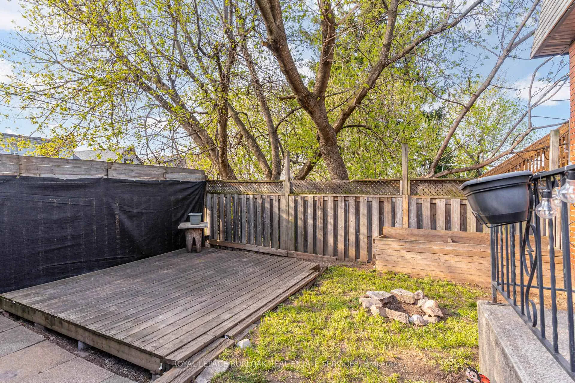 Photo 46 of 131 Park Row N, Hamilton, Crown Point — HOMEH