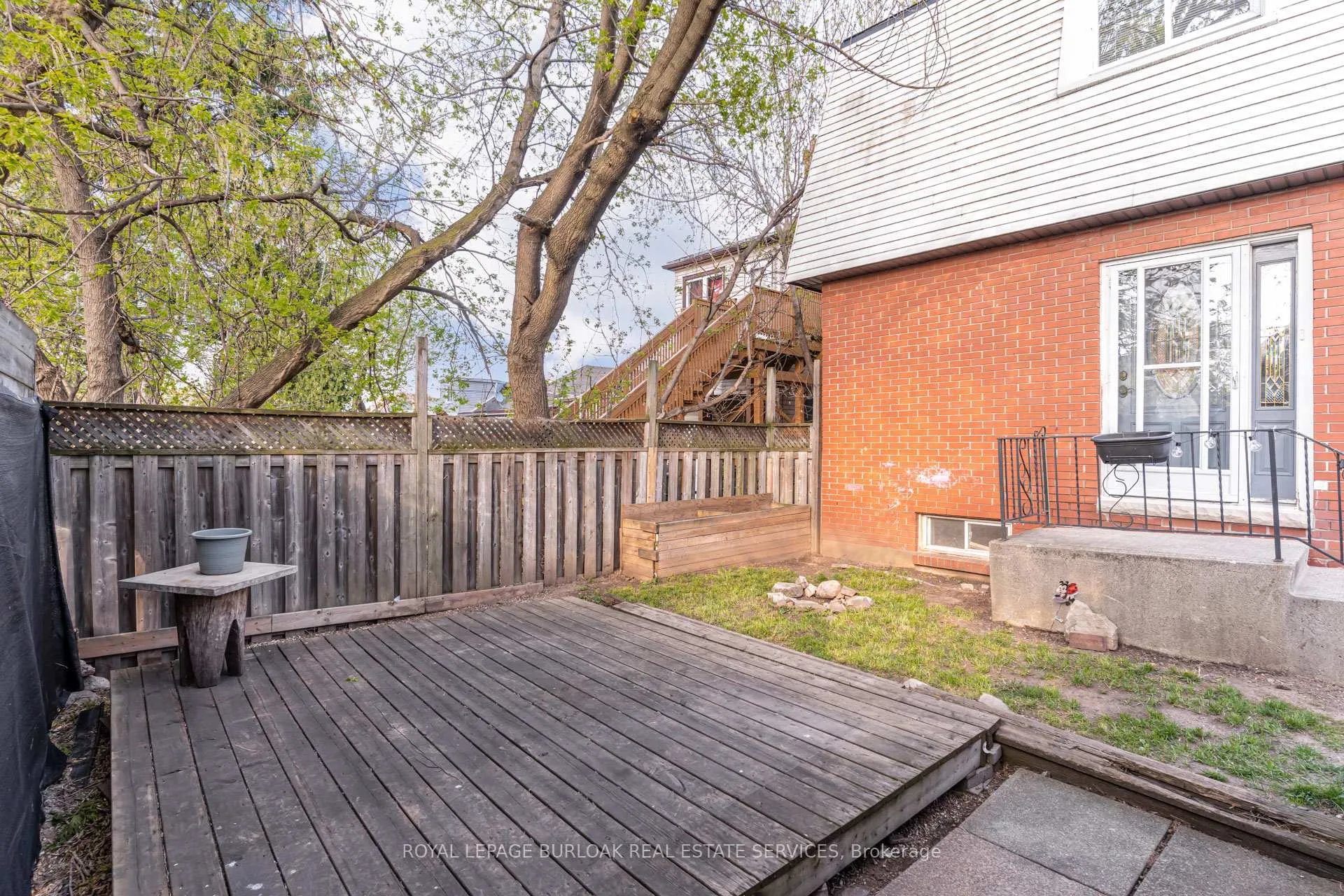 Photo 47 of 131 Park Row N, Hamilton, Crown Point — HOMEH