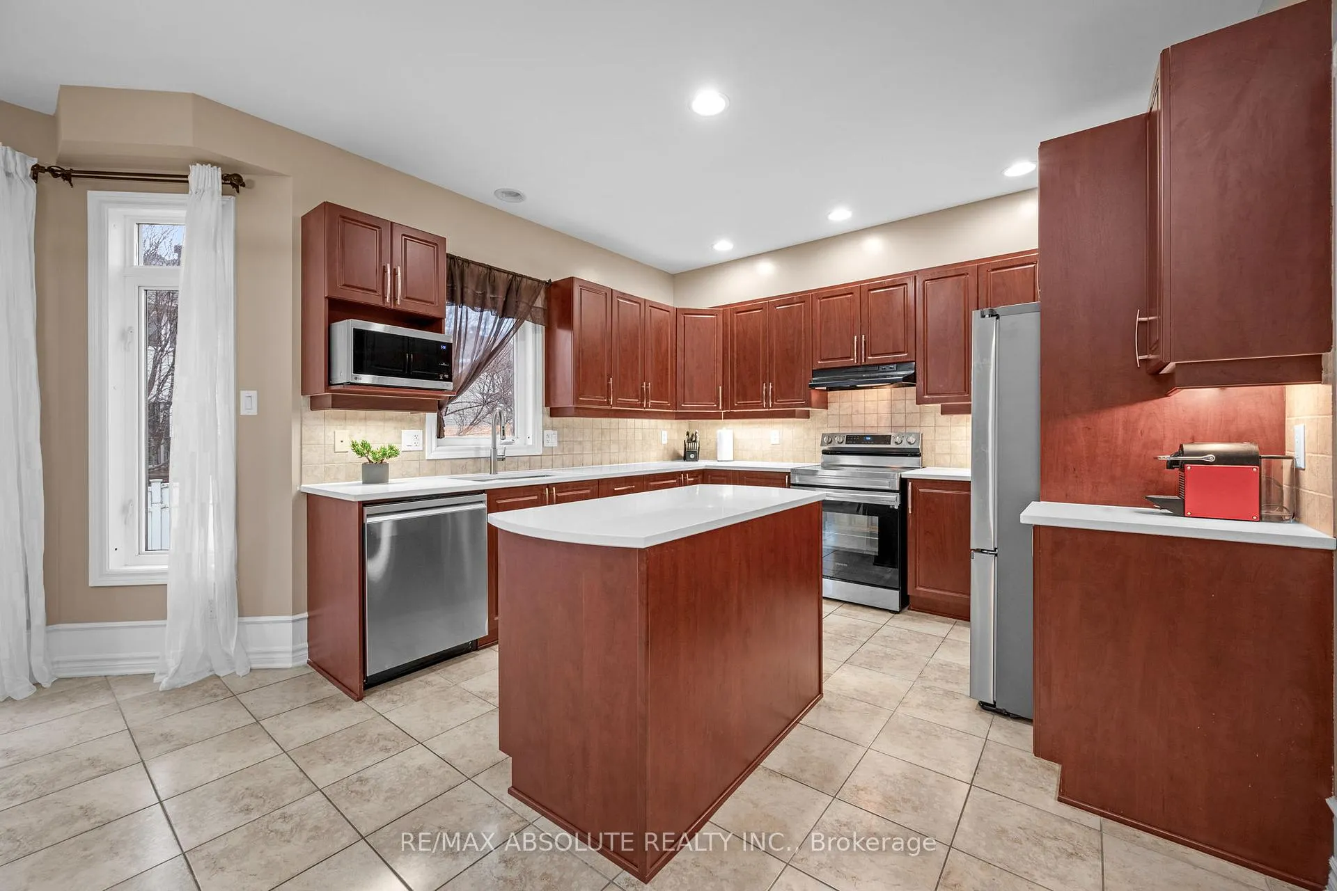 Photo 12 of 70 Cedar Valley Drive, Ottawa, Kanata - Bridlewood — HOMEH