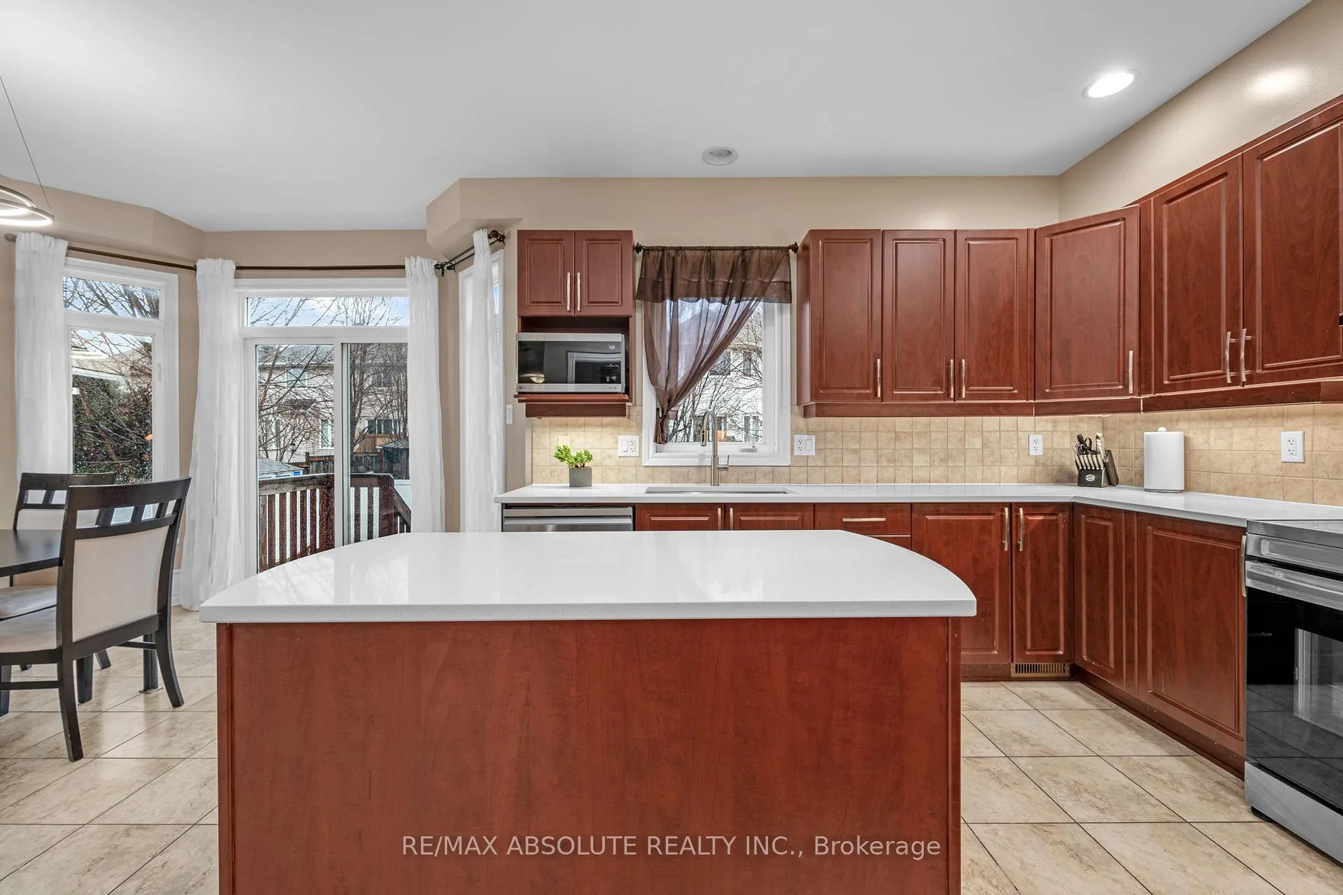 Photo 13 of 70 Cedar Valley Drive, Ottawa, Kanata - Bridlewood — HOMEH