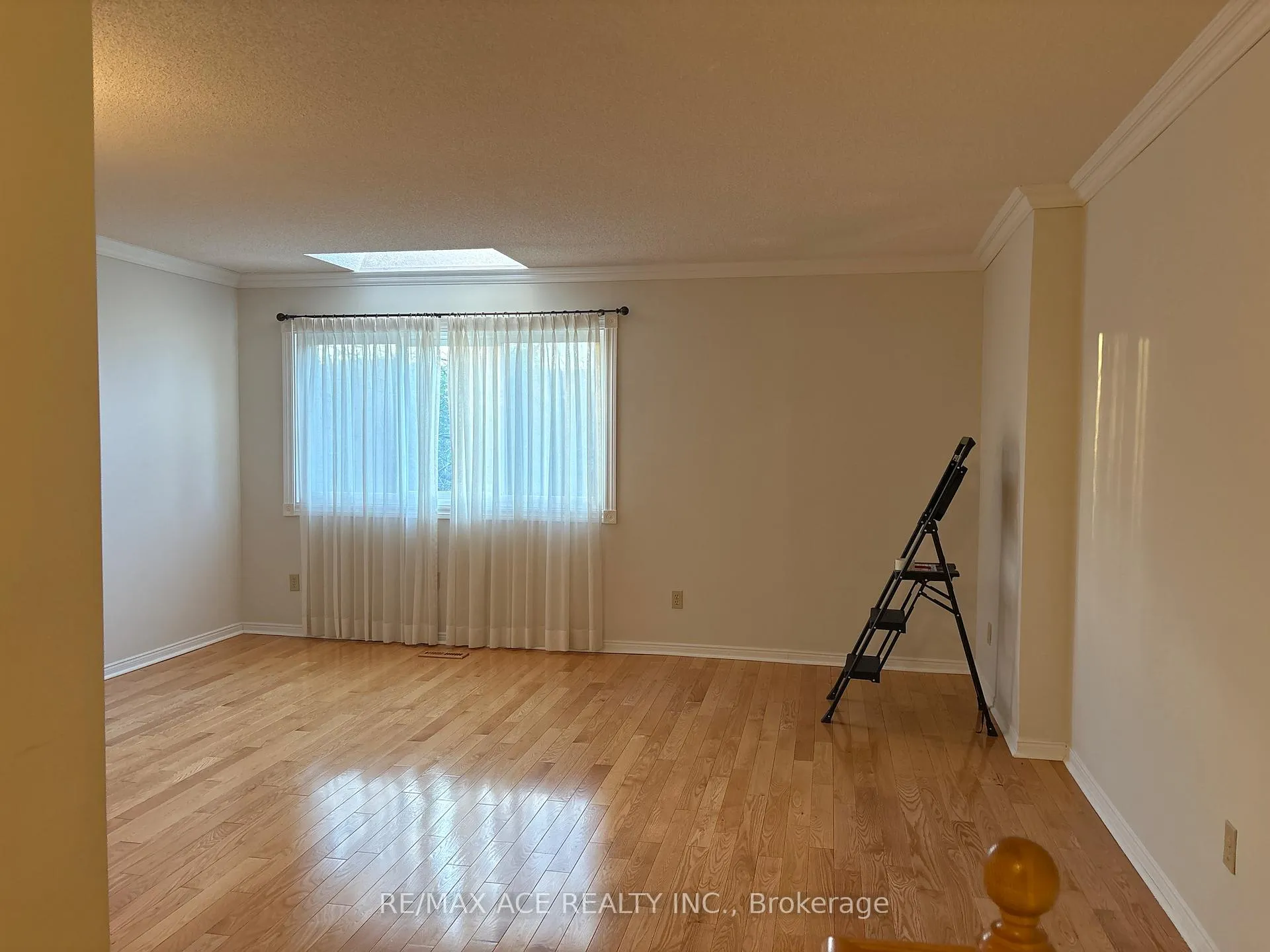Photo 2 of Unit 37, 26 Moss Boulevard, Hamilton, Dundas — HOMEH