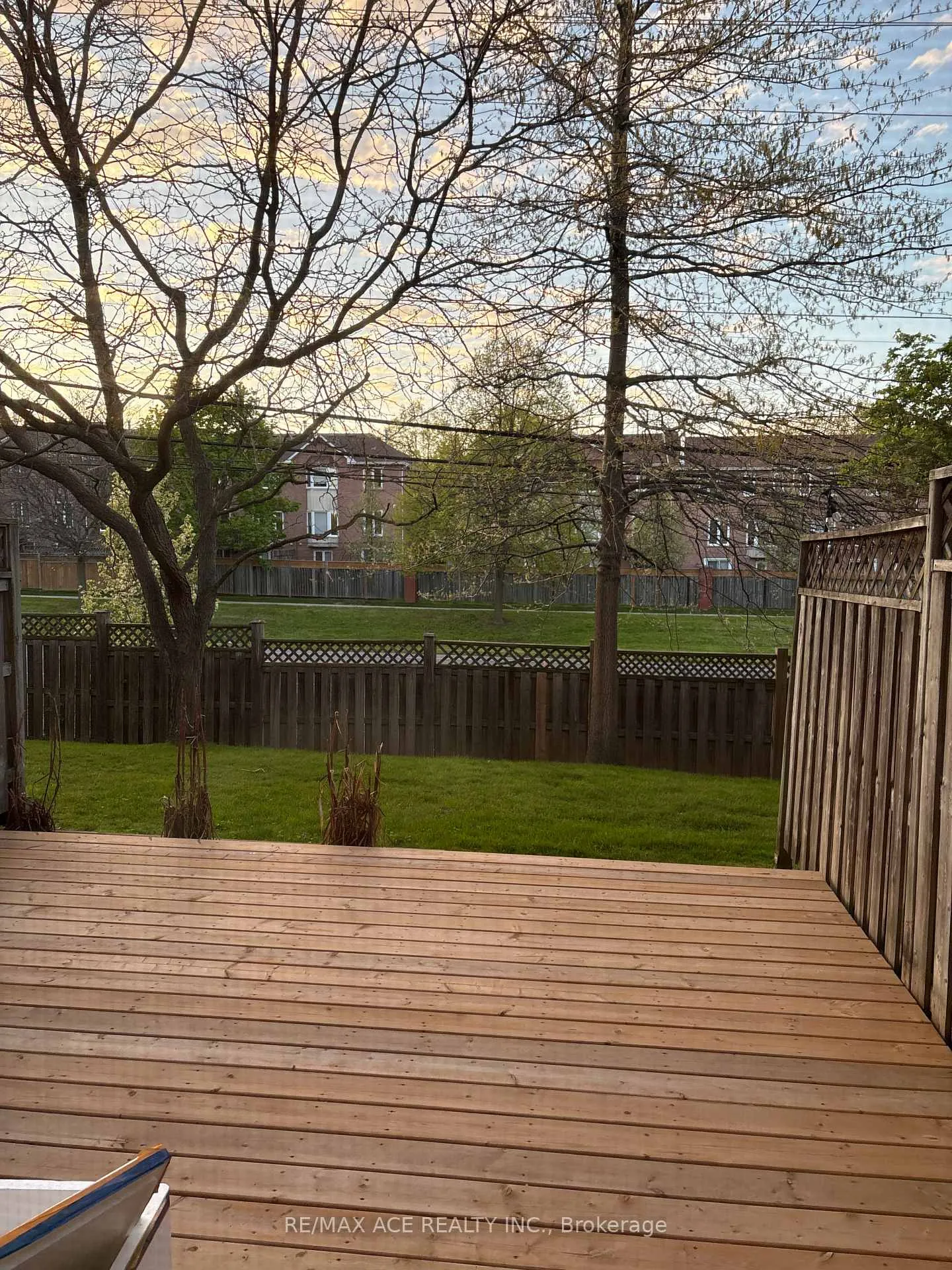 Photo 5 of Unit 37, 26 Moss Boulevard, Hamilton, Dundas — HOMEH