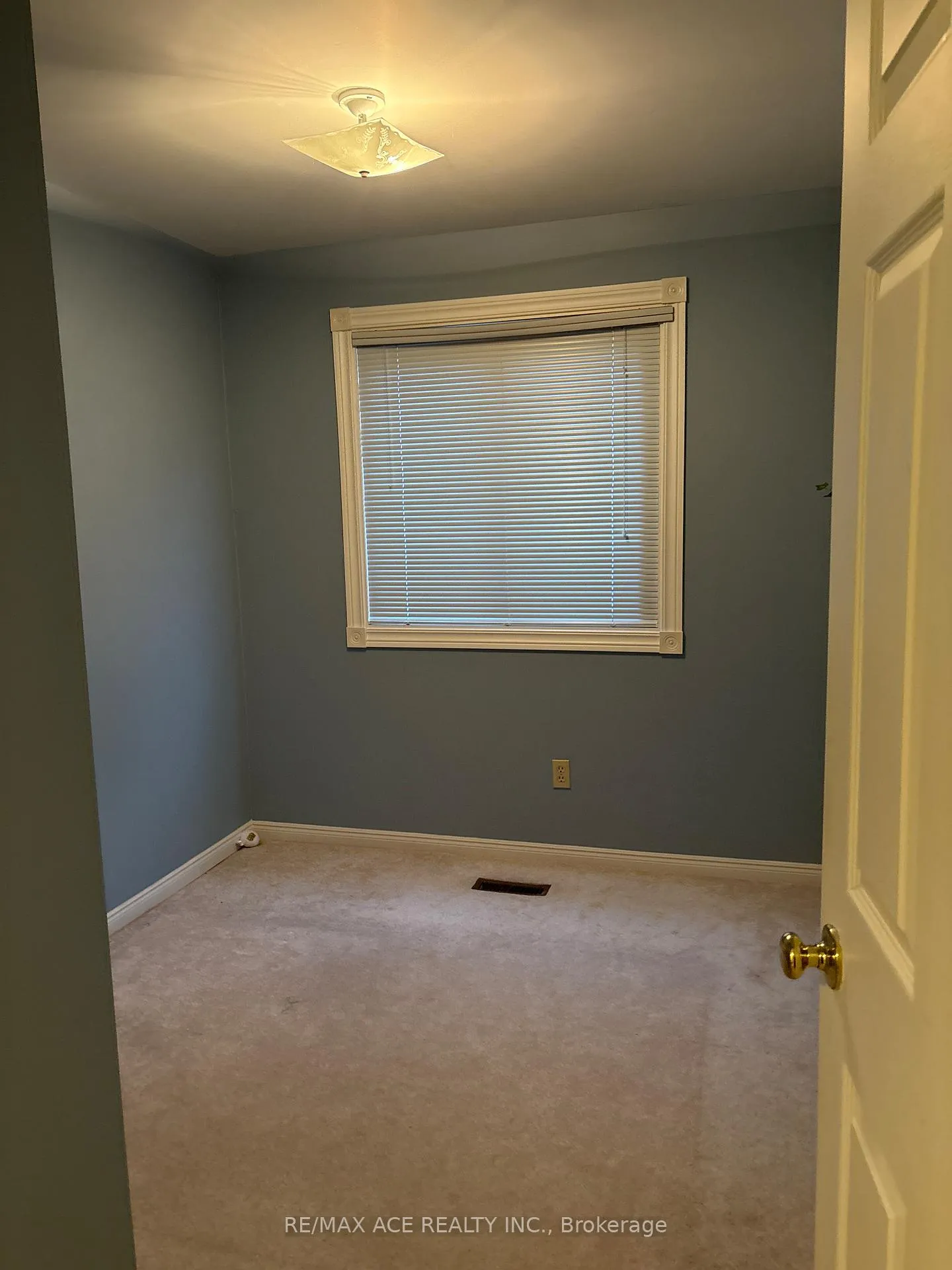 Photo 9 of Unit 37, 26 Moss Boulevard, Hamilton, Dundas — HOMEH