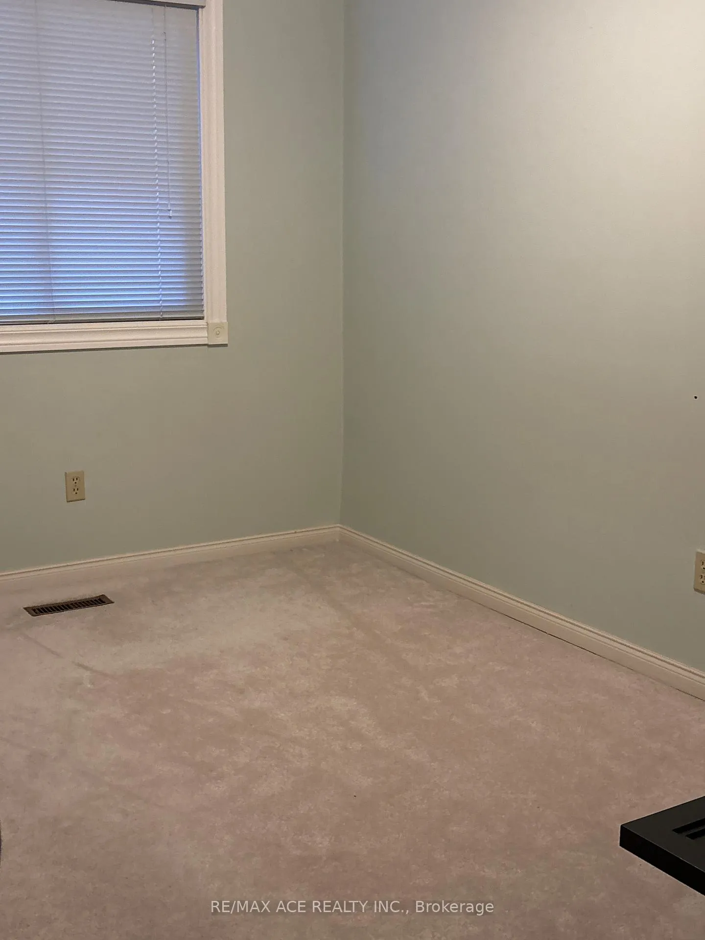 Photo 10 of Unit 37, 26 Moss Boulevard, Hamilton, Dundas — HOMEH