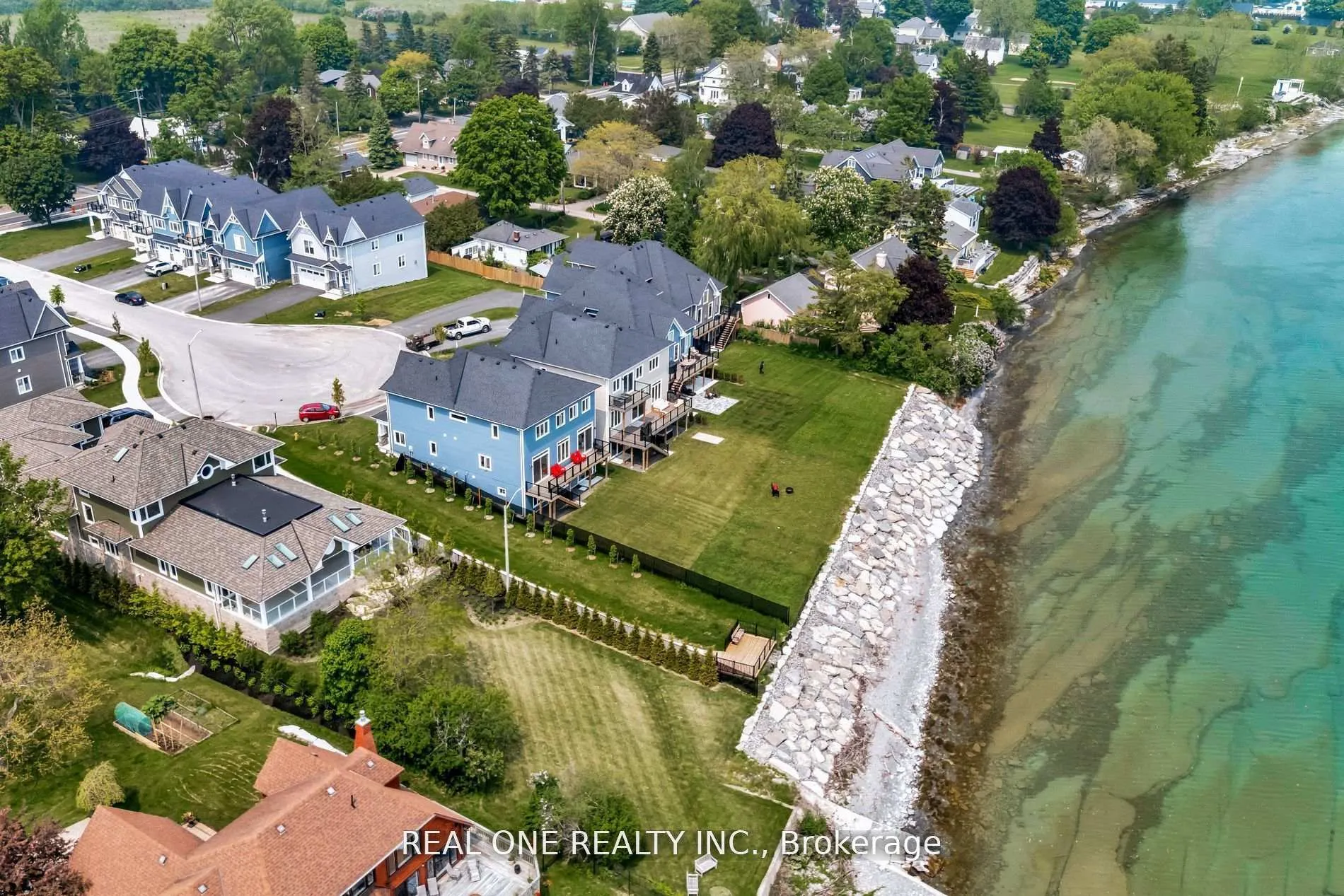 Photo 2 of 14 Twelve Trees Court, Prince Edward County, Wellington Ward — HOMEH