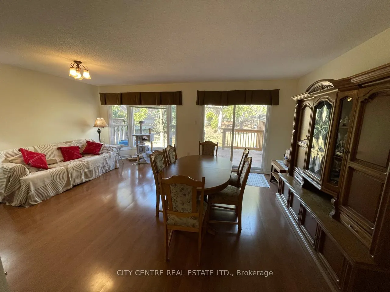 Photo 7 of 79 Tamarack Circle, Etobicoke, Kingsview Village-The Westway — HOMEH