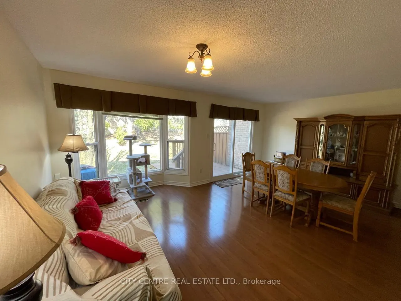Photo 8 of 79 Tamarack Circle, Etobicoke, Kingsview Village-The Westway — HOMEH