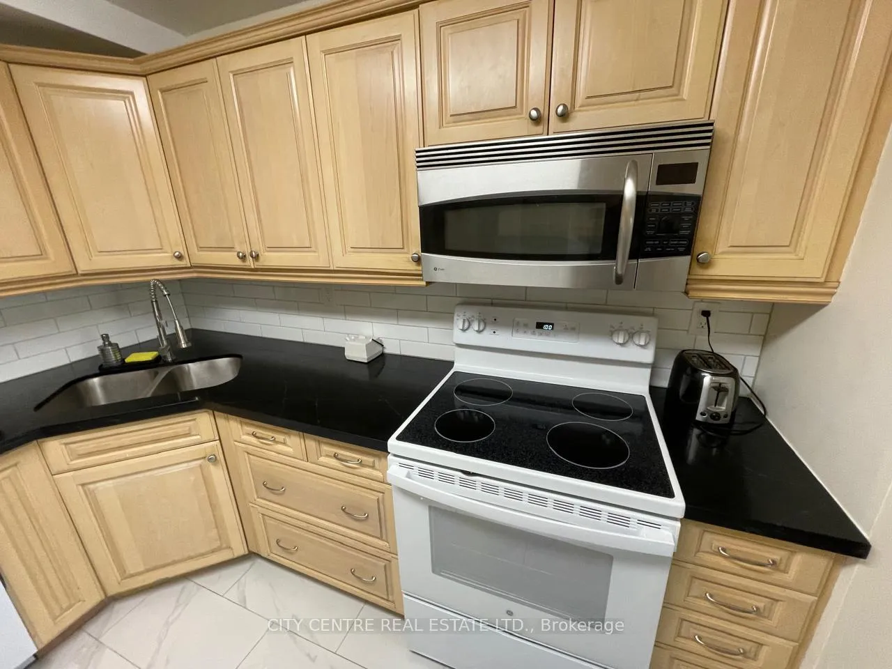 Photo 12 of 79 Tamarack Circle, Etobicoke, Kingsview Village-The Westway — HOMEH