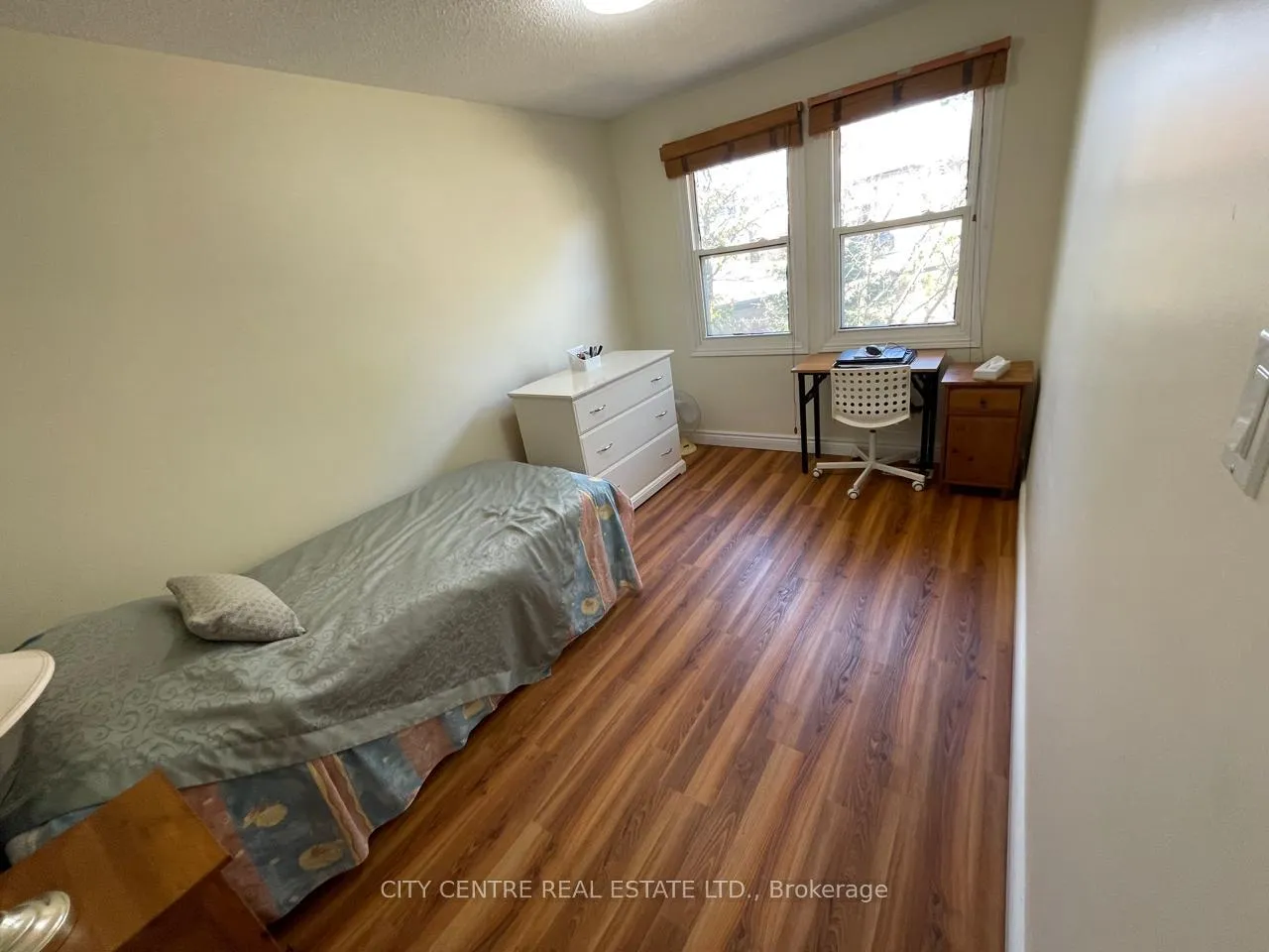 Photo 21 of 79 Tamarack Circle, Etobicoke, Kingsview Village-The Westway — HOMEH