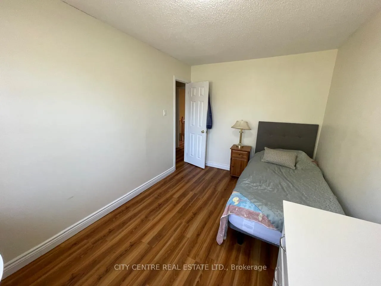 Photo 22 of 79 Tamarack Circle, Etobicoke, Kingsview Village-The Westway — HOMEH