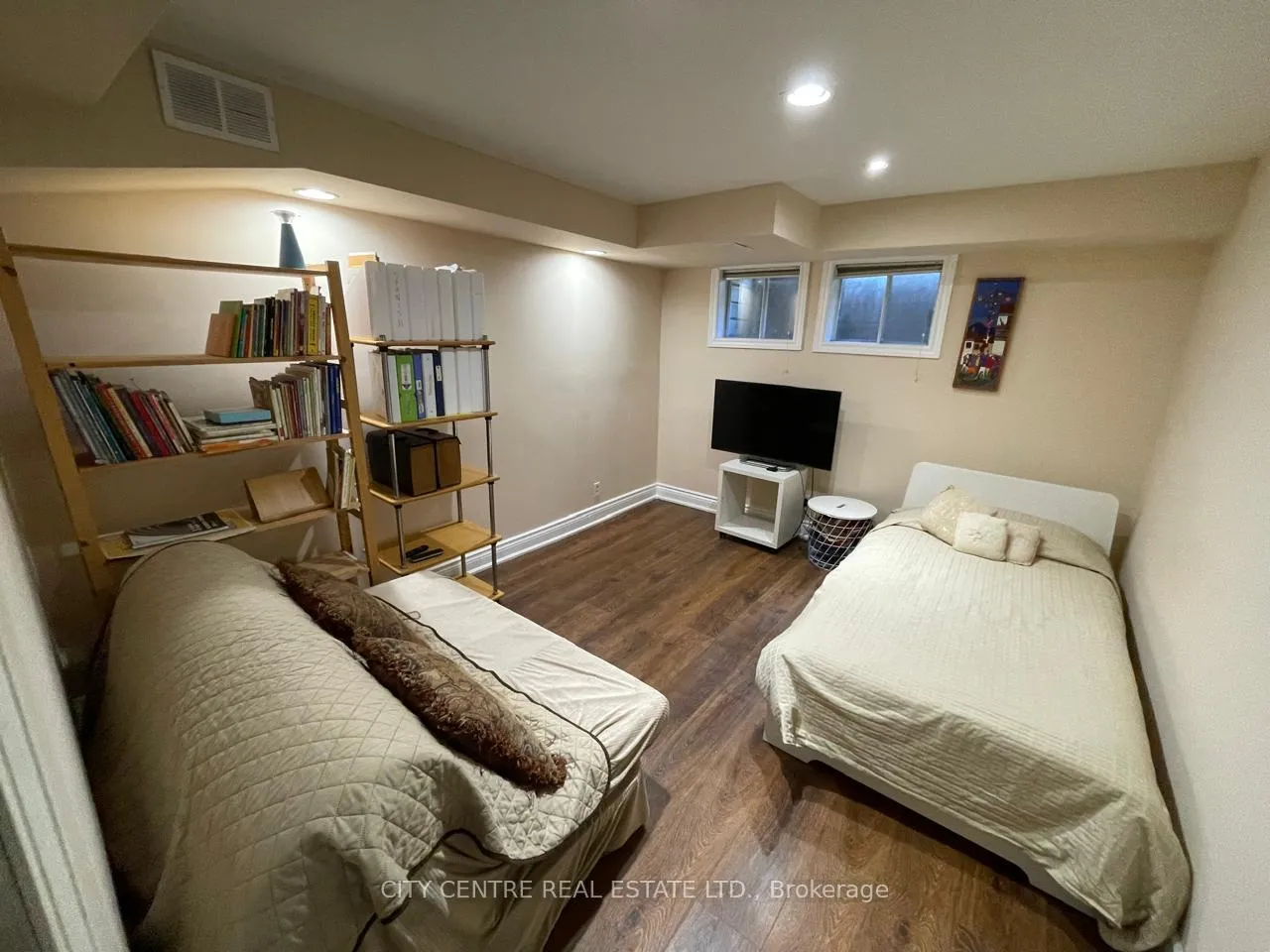 Photo 26 of 79 Tamarack Circle, Etobicoke, Kingsview Village-The Westway — HOMEH