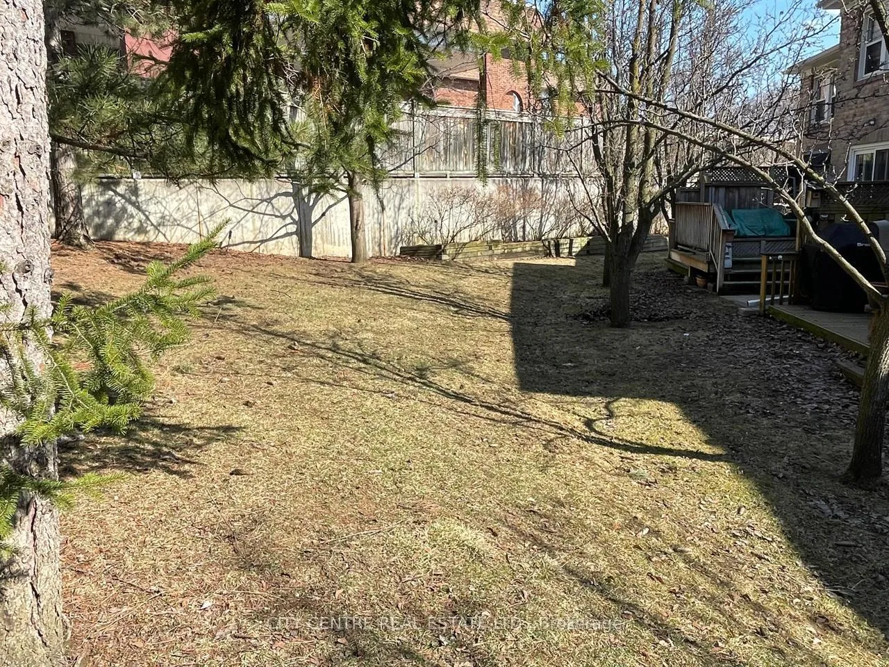 Photo 33 of 79 Tamarack Circle, Etobicoke, Kingsview Village-The Westway — HOMEH