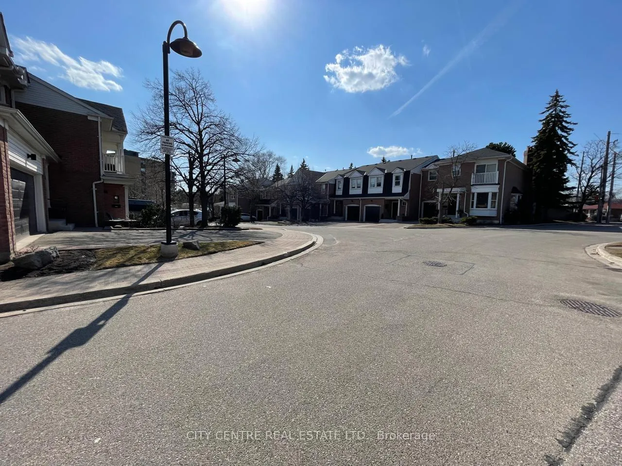 Photo 35 of 79 Tamarack Circle, Etobicoke, Kingsview Village-The Westway — HOMEH