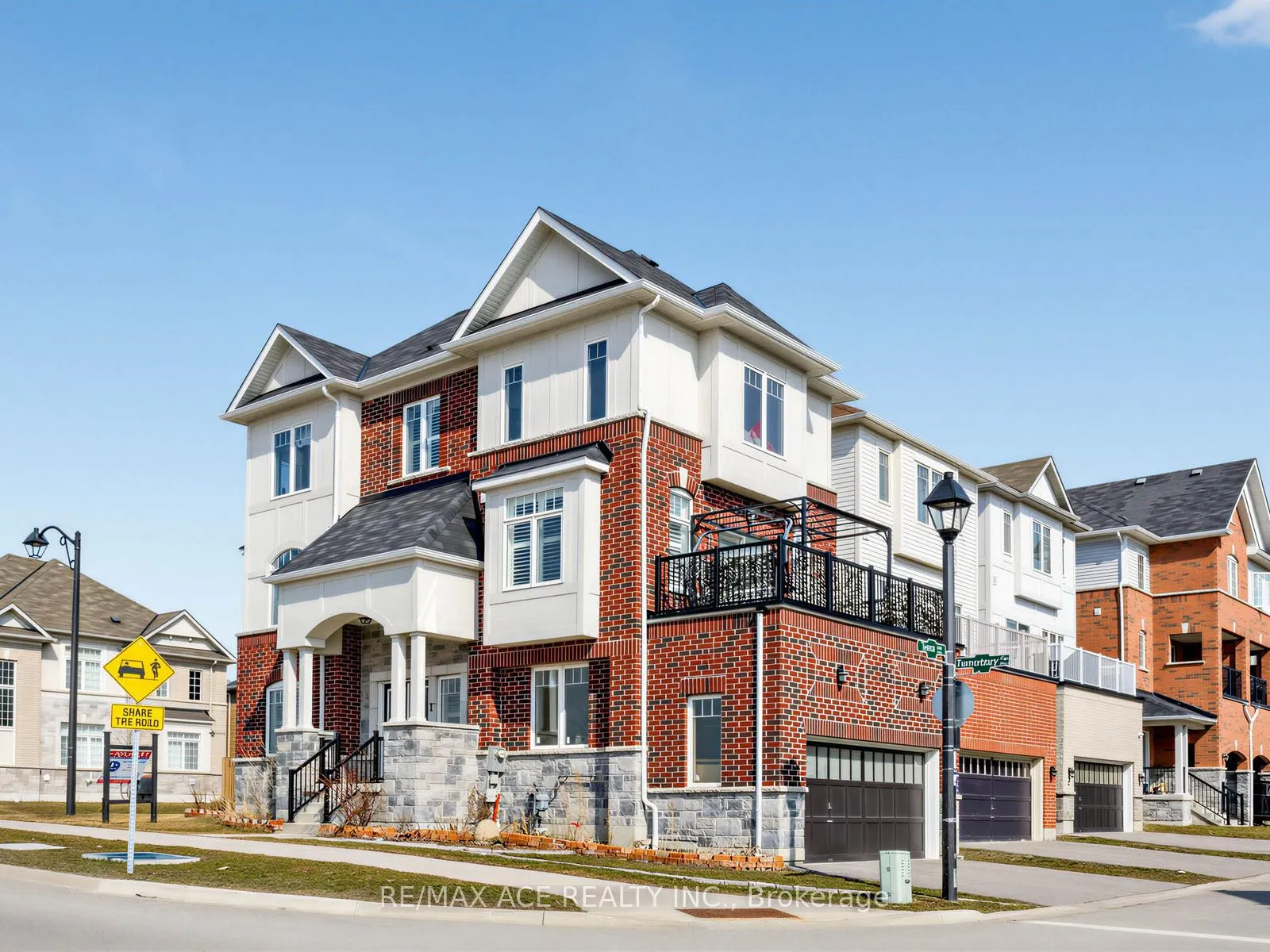 Photo 2 of 1 Mortlock Street, Ajax, Central East — HOMEH