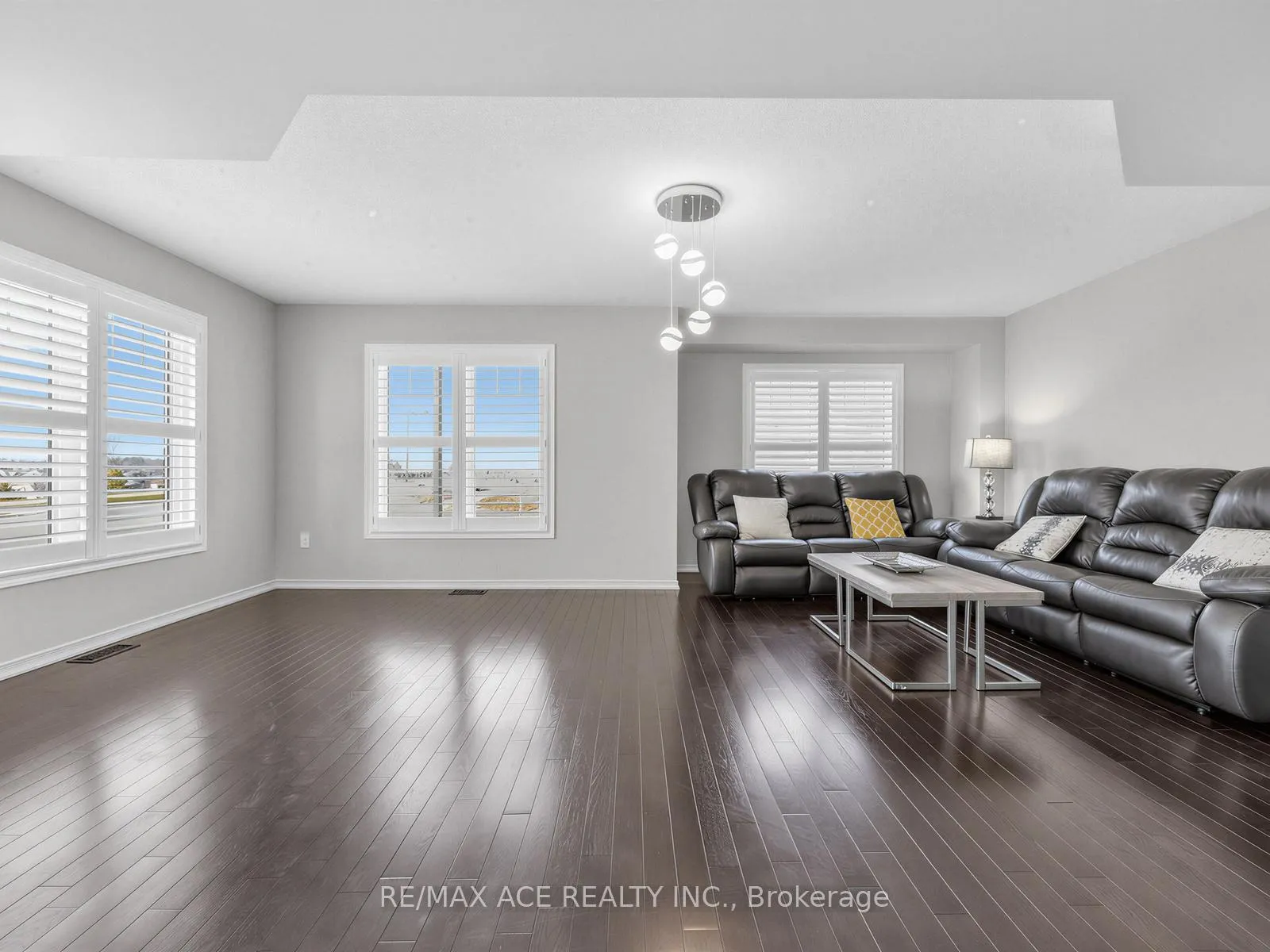 Photo 4 of 1 Mortlock Street, Ajax, Central East — HOMEH