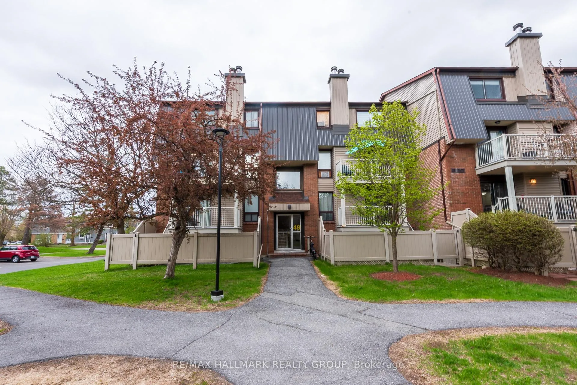 Photo 4 of Unit 8, 49 Sherway Drive, Ottawa, Barrhaven - Pheasant Run — HOMEH