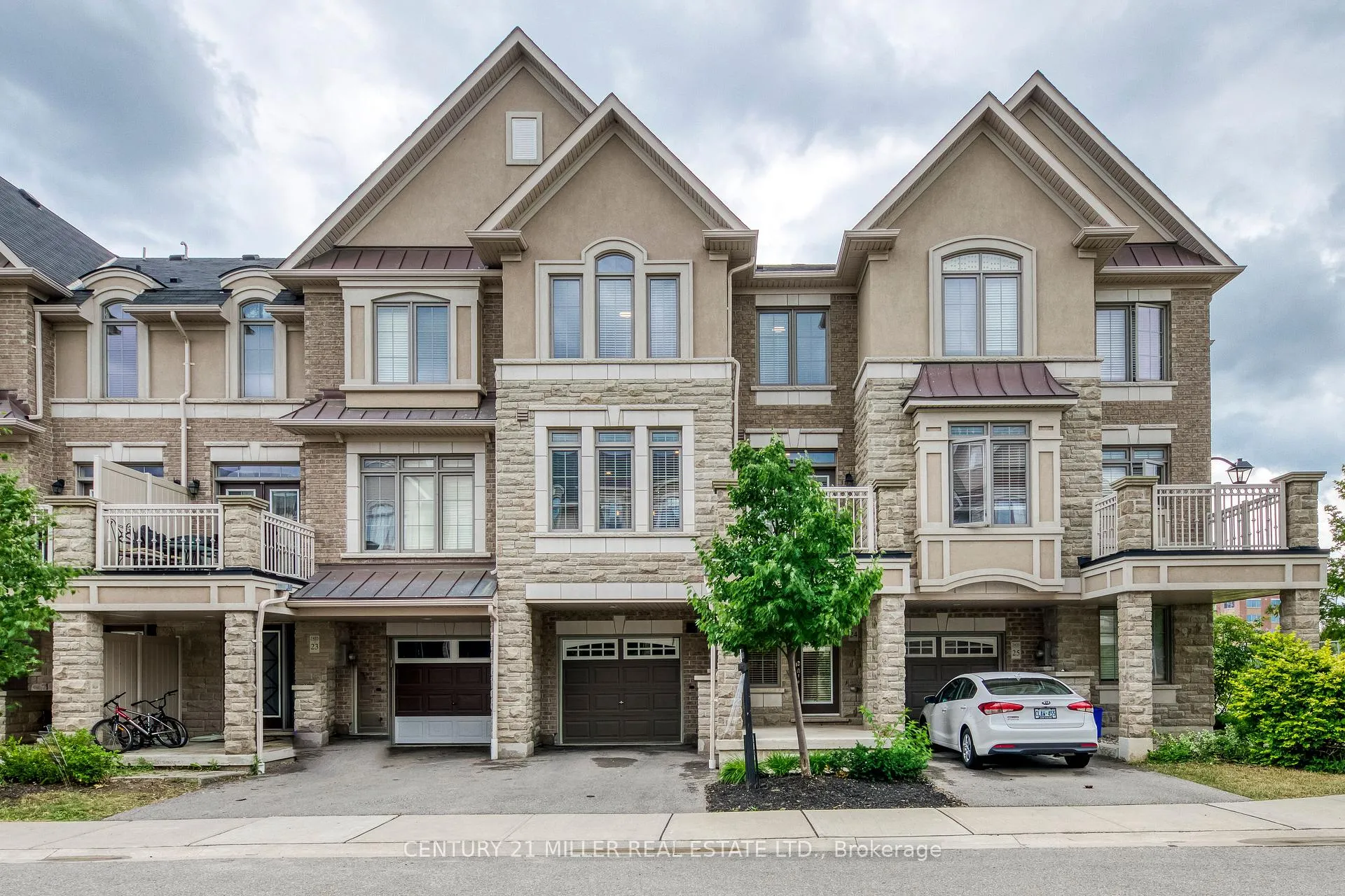 Front of Unit 24, 2435 Greenwich Drive