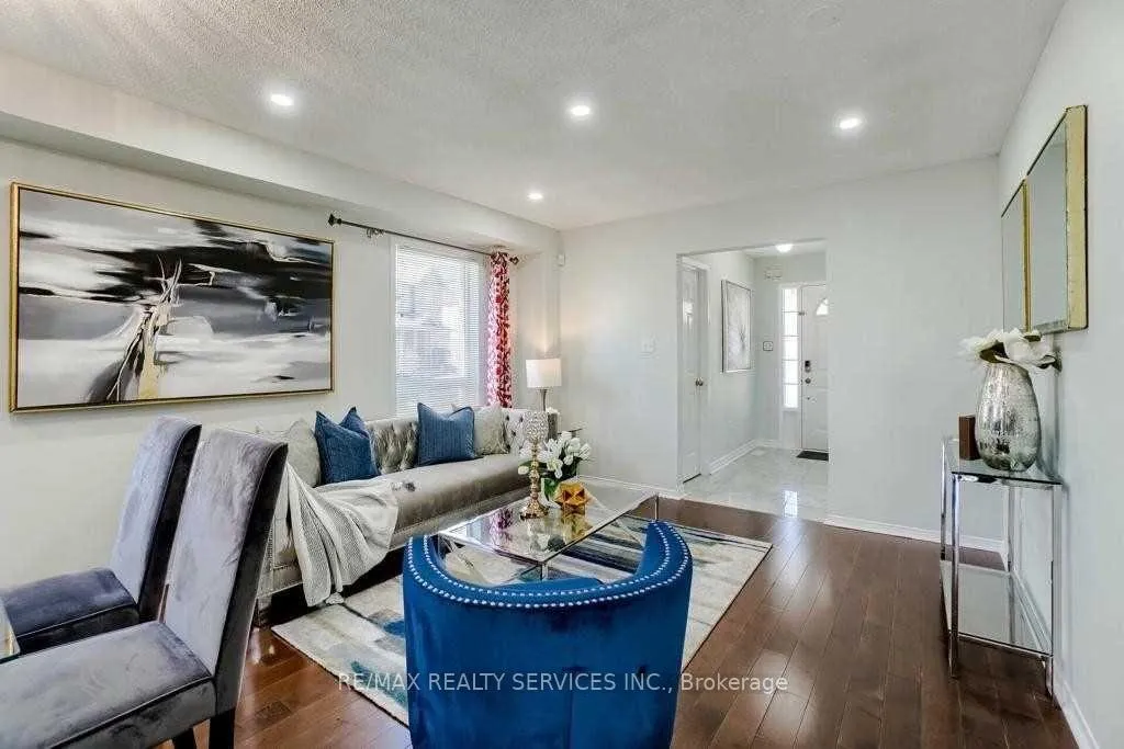 Photo 5 of 50 Oakmeadow Drive, Brampton, Fletcher's Meadow — HOMEH