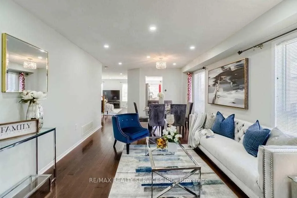Photo 7 of 50 Oakmeadow Drive, Brampton, Fletcher's Meadow — HOMEH