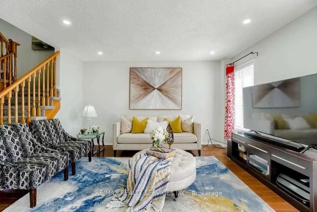Photo 16 of 50 Oakmeadow Drive, Brampton, Fletcher's Meadow — HOMEH