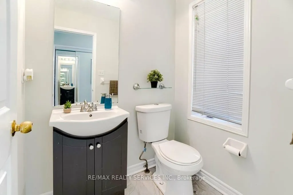 Photo 18 of 50 Oakmeadow Drive, Brampton, Fletcher's Meadow — HOMEH