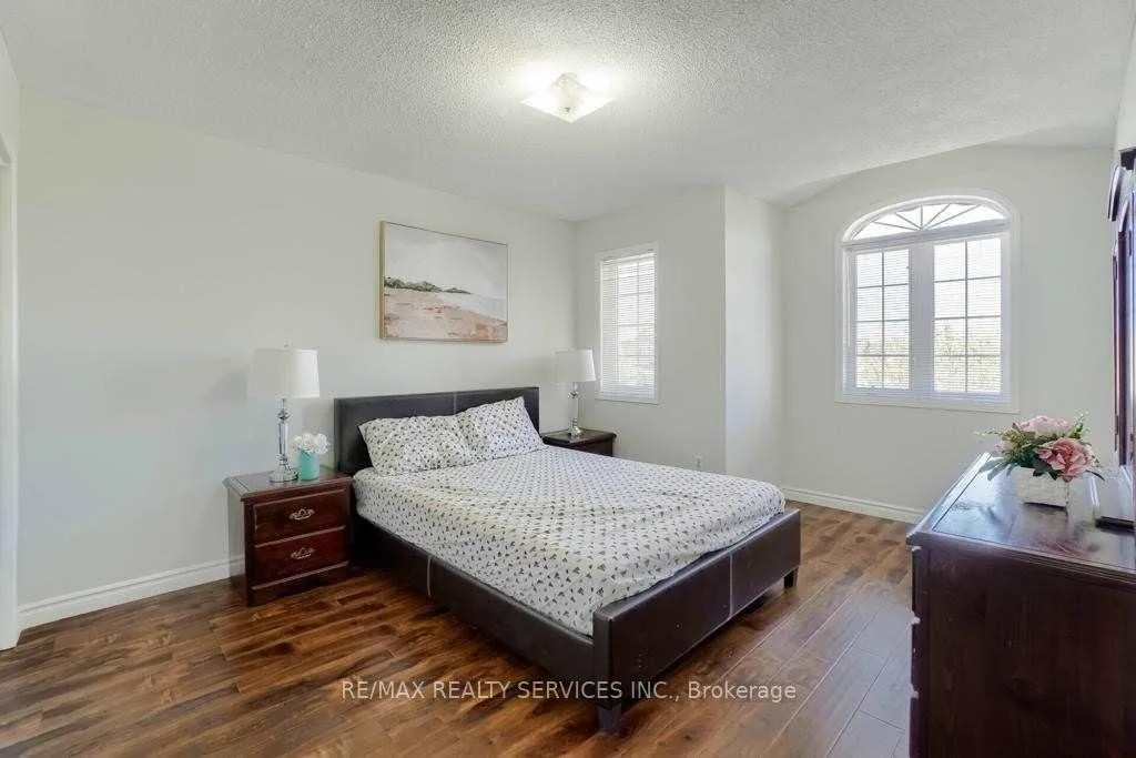 Photo 25 of 50 Oakmeadow Drive, Brampton, Fletcher's Meadow — HOMEH