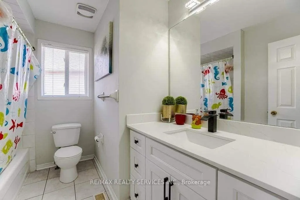 Photo 27 of 50 Oakmeadow Drive, Brampton, Fletcher's Meadow — HOMEH
