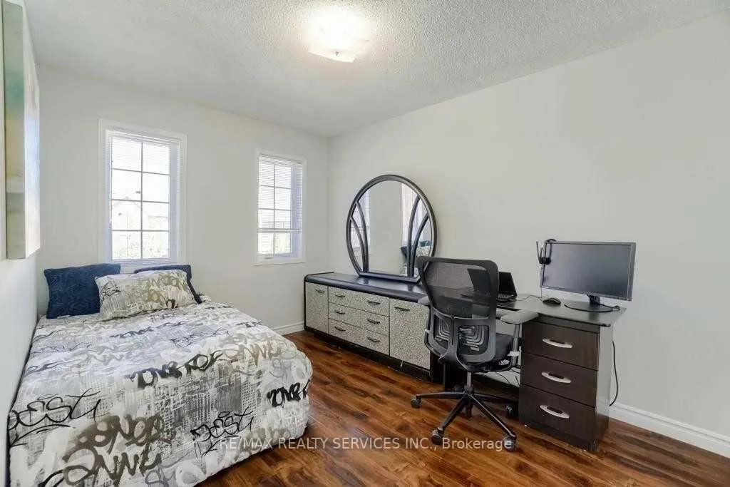 Photo 28 of 50 Oakmeadow Drive, Brampton, Fletcher's Meadow — HOMEH