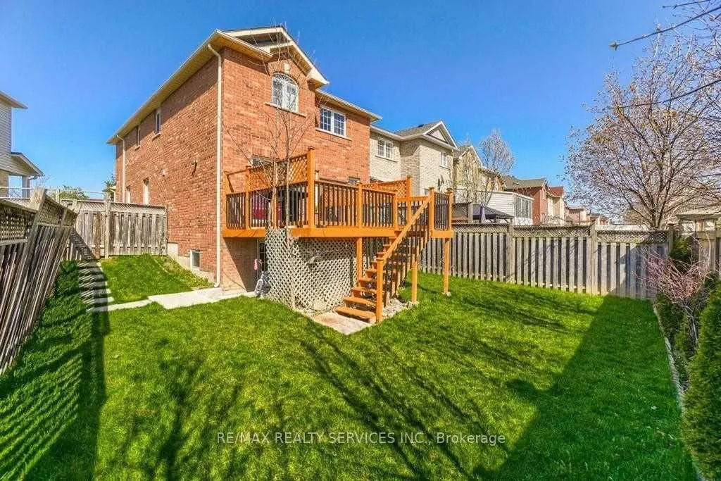 Photo 29 of 50 Oakmeadow Drive, Brampton, Fletcher's Meadow — HOMEH