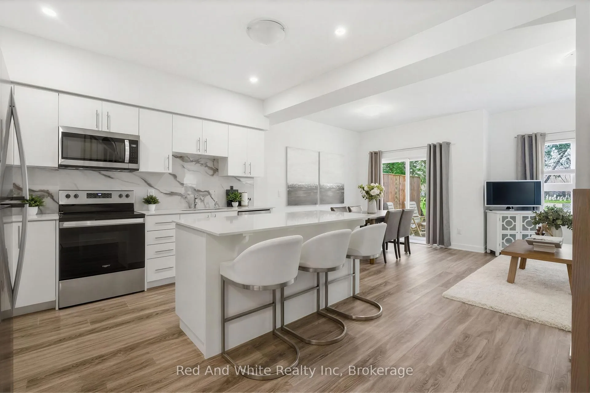 Photo 2 of Unit 22, 110 Fergus Avenue, Kitchener, Stanley Park — HOMEH