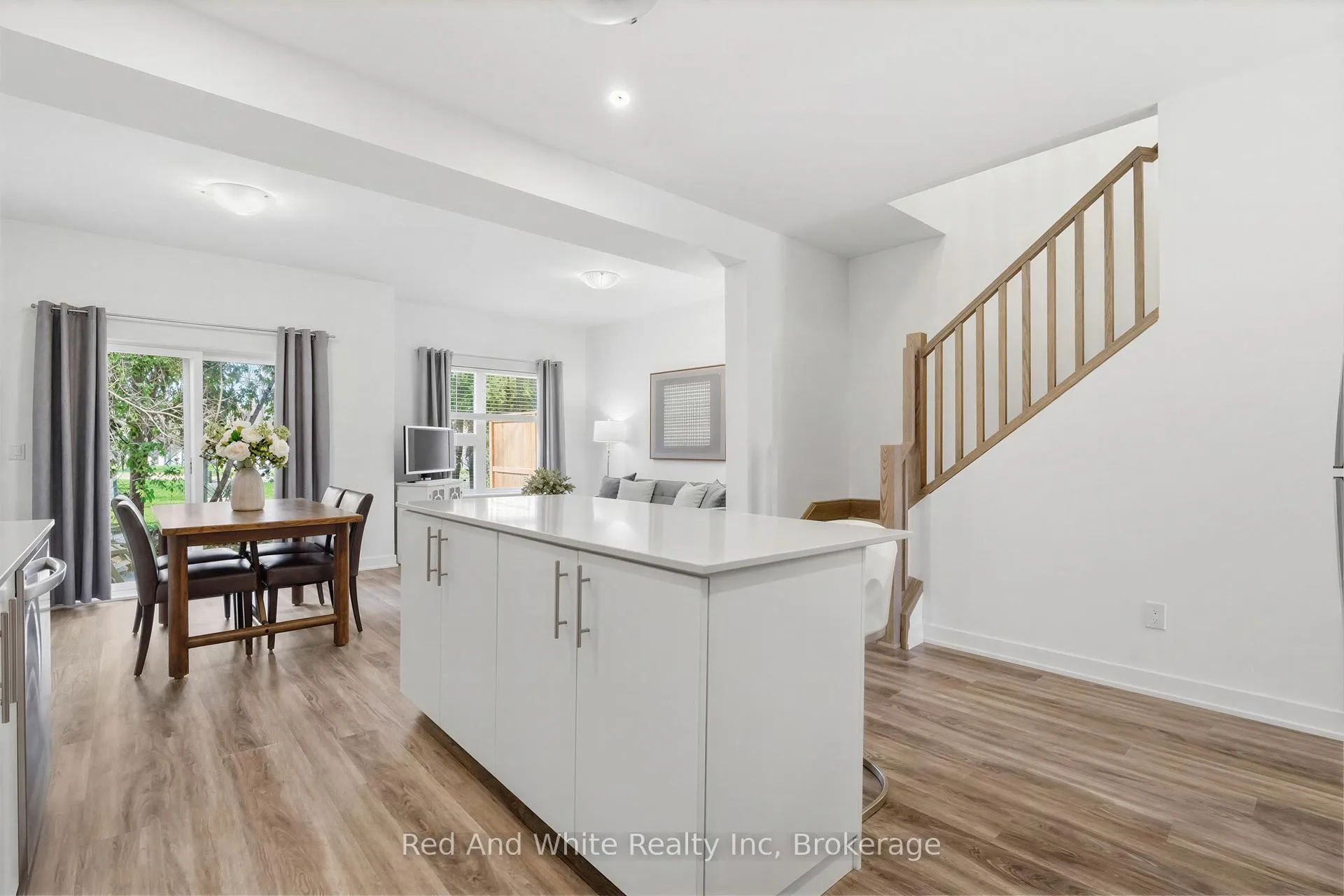 Photo 5 of Unit 22, 110 Fergus Avenue, Kitchener, Stanley Park — HOMEH