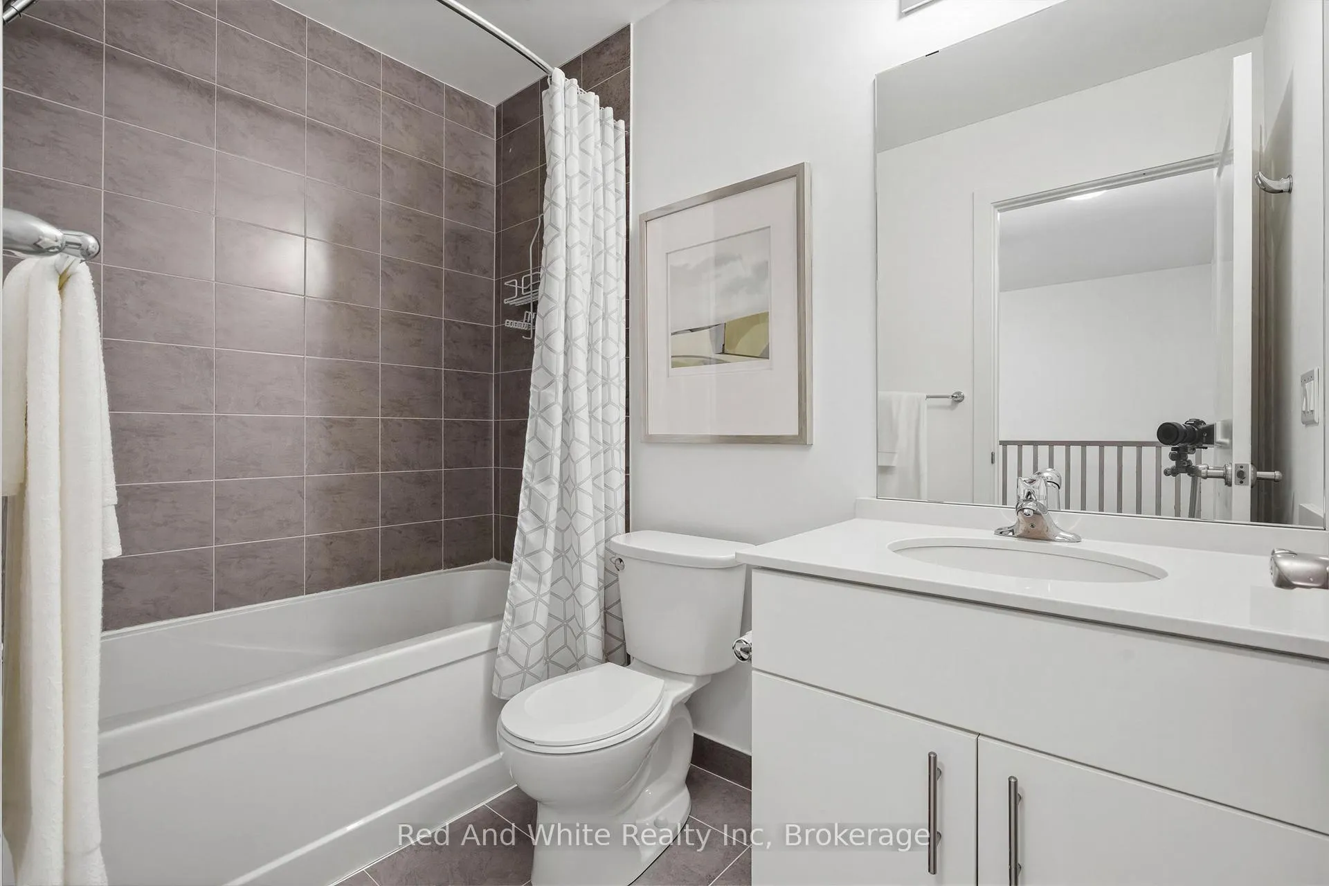 Photo 9 of Unit 22, 110 Fergus Avenue, Kitchener, Stanley Park — HOMEH