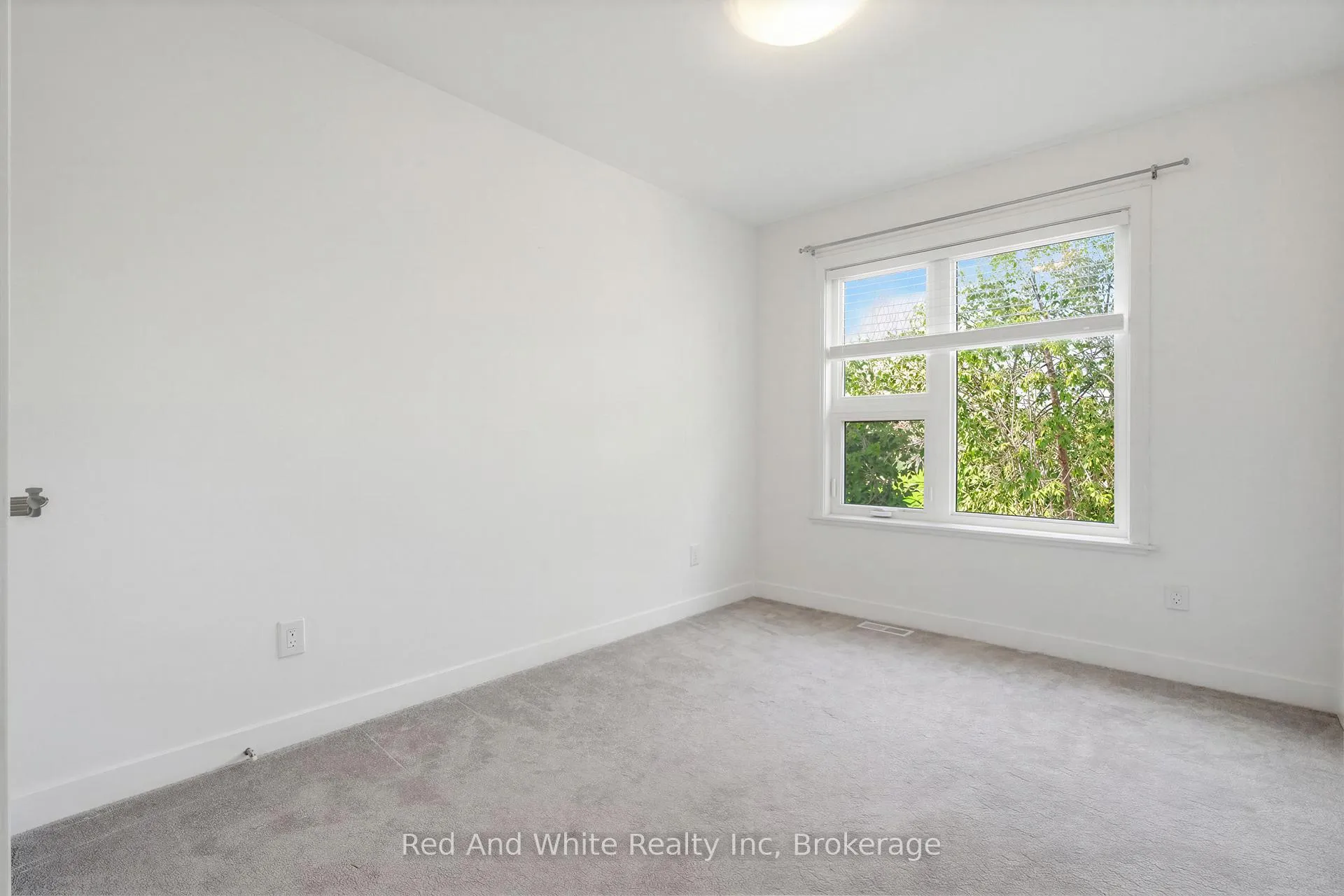 Photo 10 of Unit 22, 110 Fergus Avenue, Kitchener, Stanley Park — HOMEH