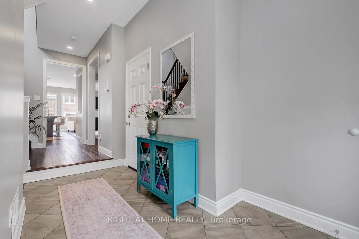 Photo 4 of 771 Devario Crescent, Ottawa, Barrhaven - Half Moon Bay — HOMEH