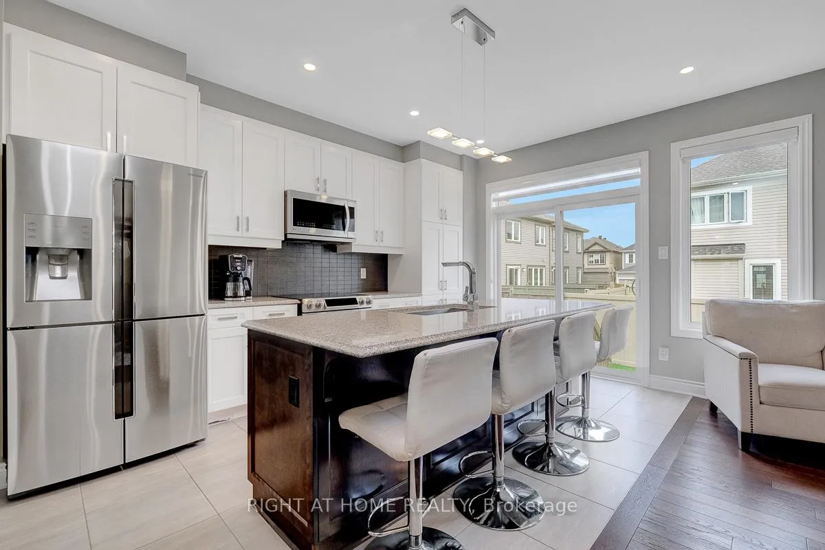 Photo 10 of 771 Devario Crescent, Ottawa, Barrhaven - Half Moon Bay — HOMEH