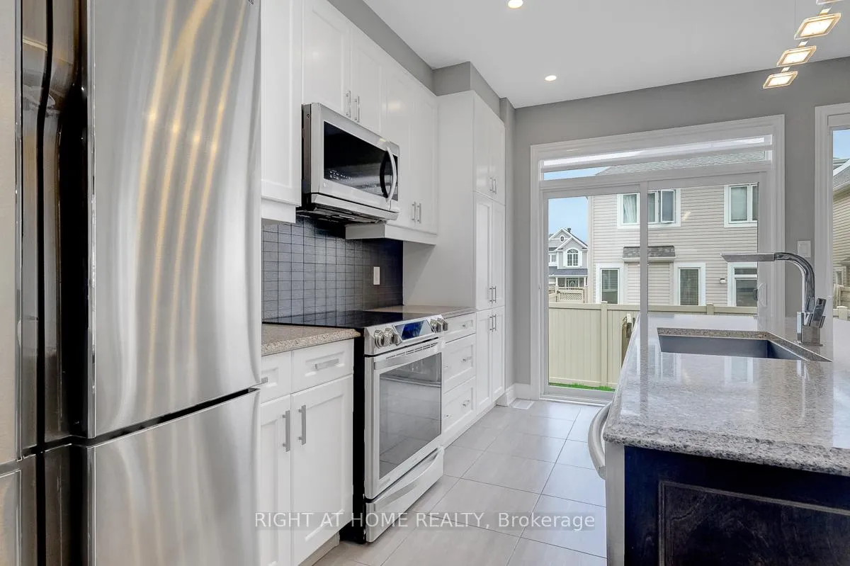 Photo 12 of 771 Devario Crescent, Ottawa, Barrhaven - Half Moon Bay — HOMEH