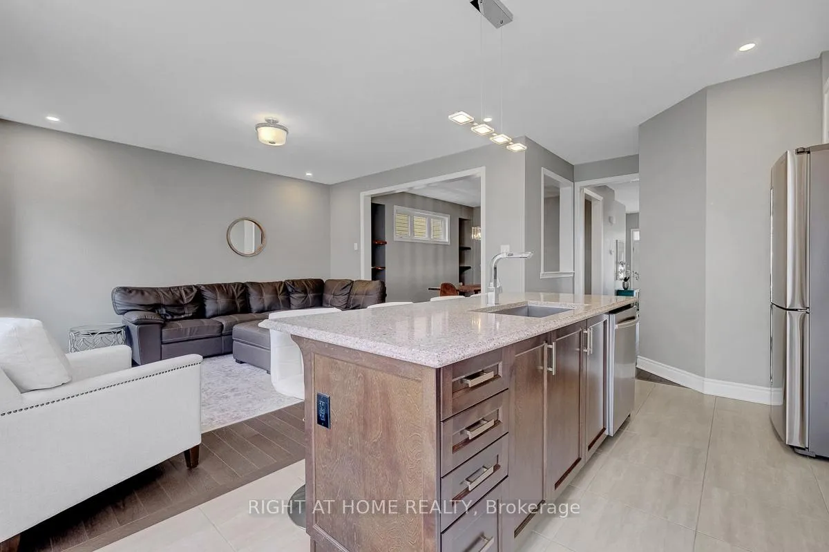 Photo 13 of 771 Devario Crescent, Ottawa, Barrhaven - Half Moon Bay — HOMEH