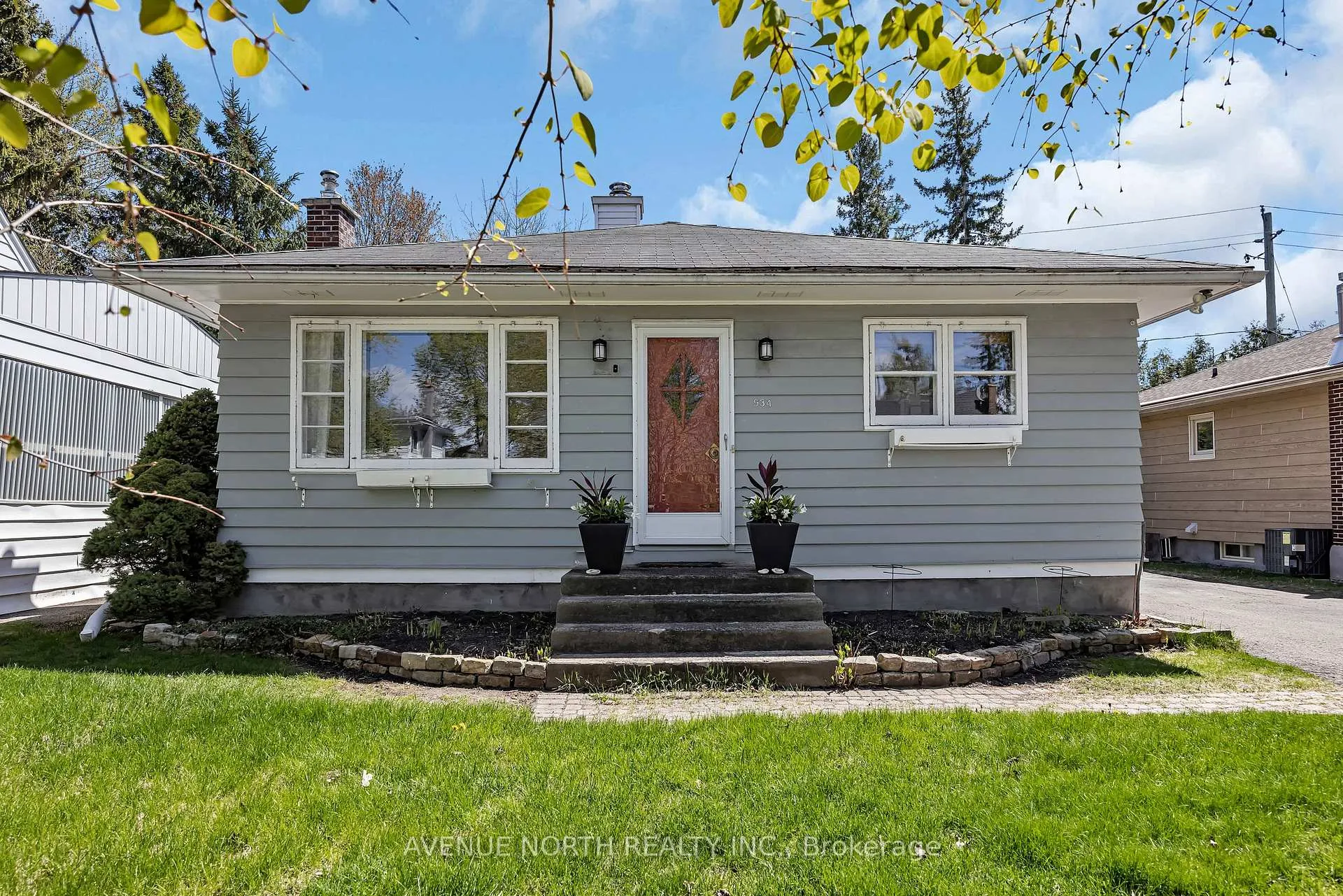 Photo 1 of 934 Weston Drive, Ottawa, Elmvale Acres/Urbandale — HOMEH