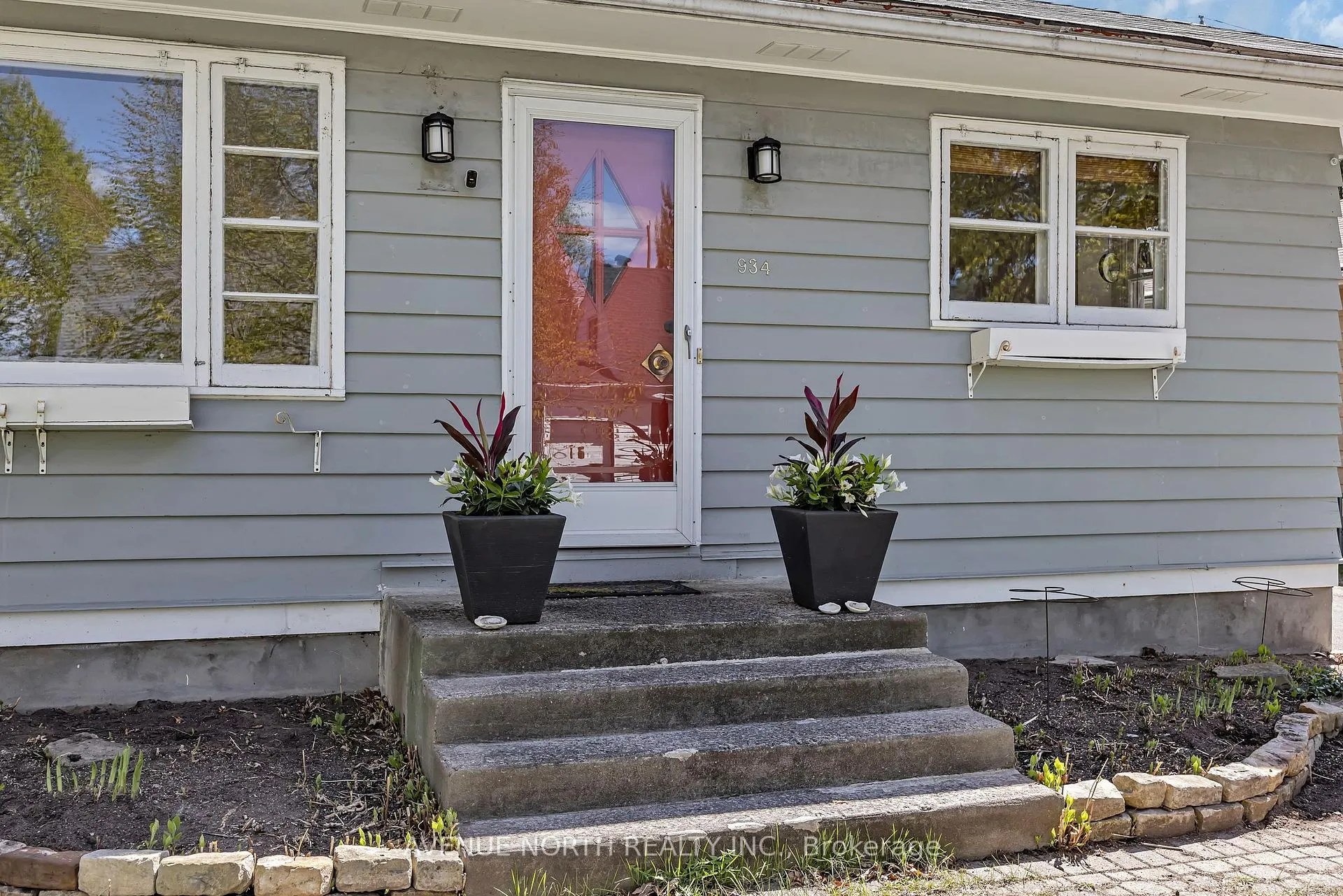 Photo 4 of 934 Weston Drive, Ottawa, Elmvale Acres/Urbandale — HOMEH
