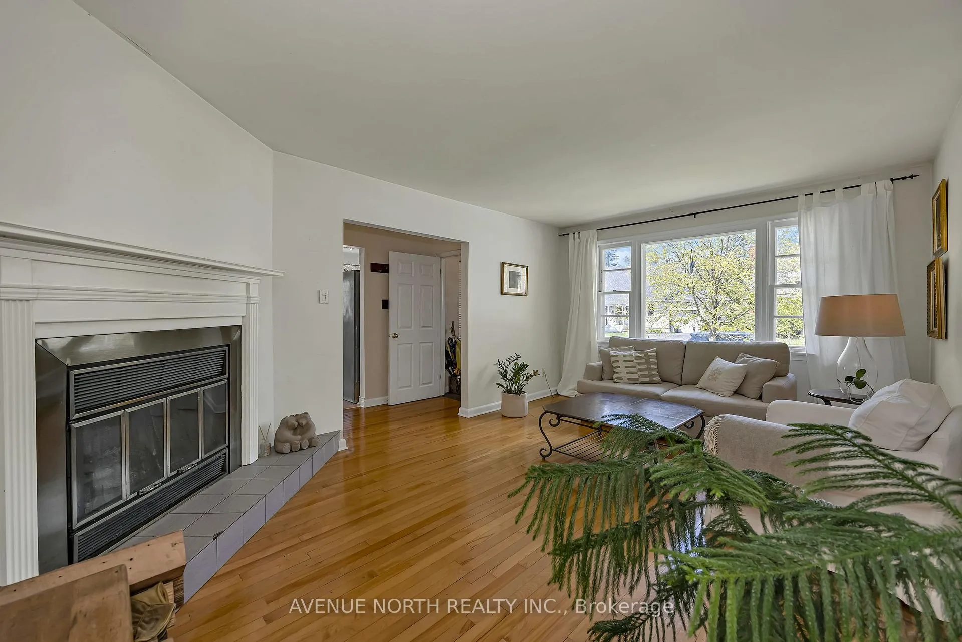 Photo 9 of 934 Weston Drive, Ottawa, Elmvale Acres/Urbandale — HOMEH